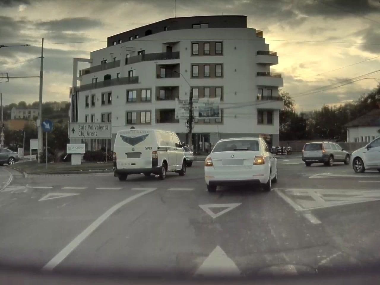 Street view near Cheile Grădiștei-Resort Fundata, Cluj-Napoca — © alexilisei (CC BY-SA · Mapillary)