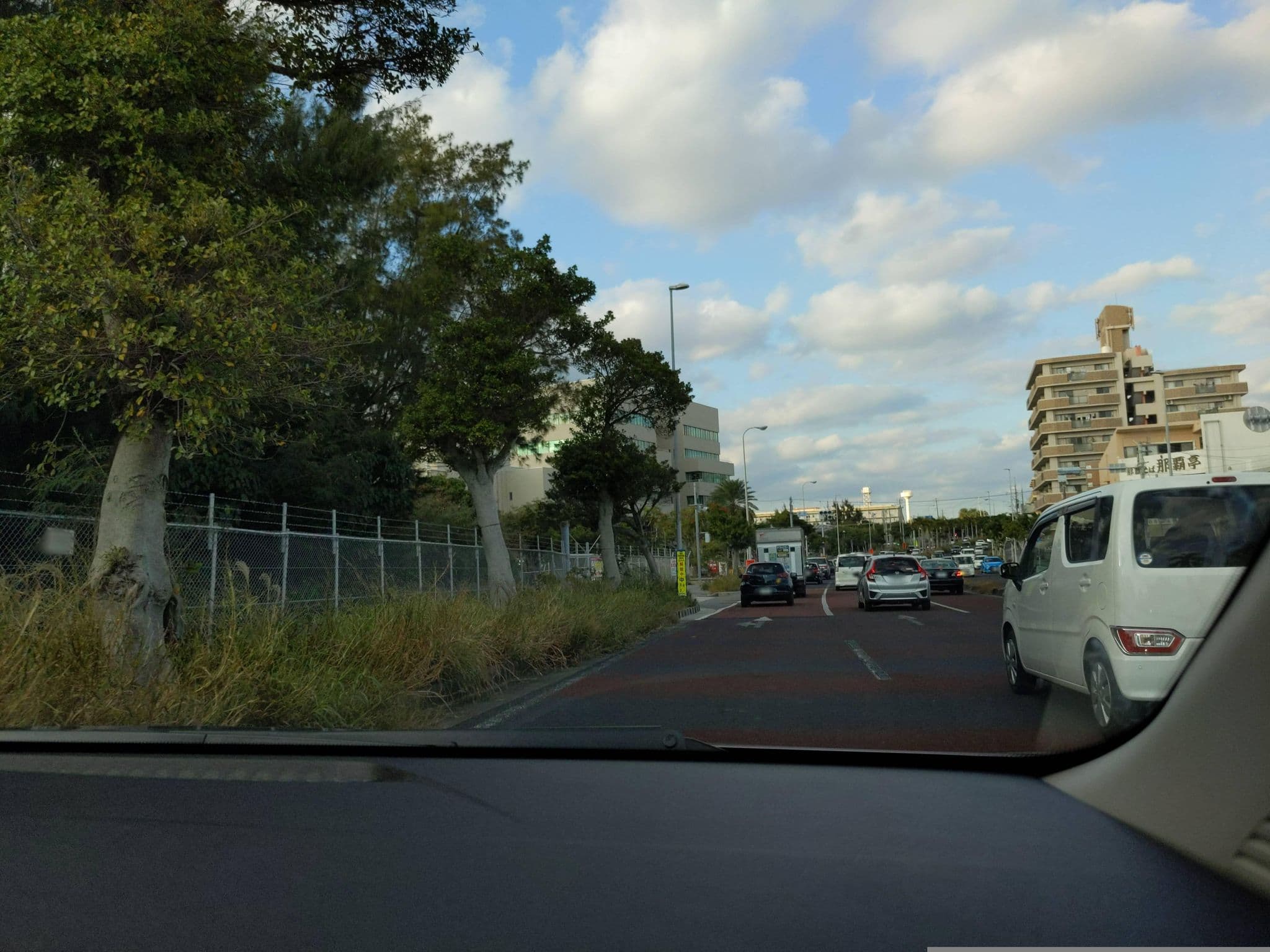 Street view near スカイパーキング, Naha — © komoronokaze (CC BY-SA · Mapillary)