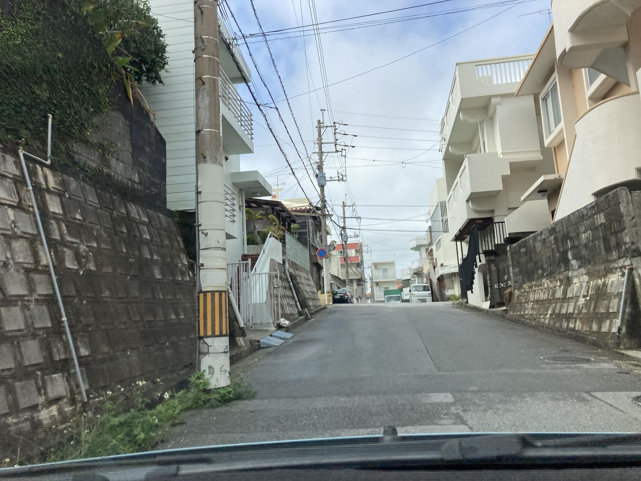 Street view near infinity hotel, Naha — © pika_sky (CC BY-SA · Mapillary)