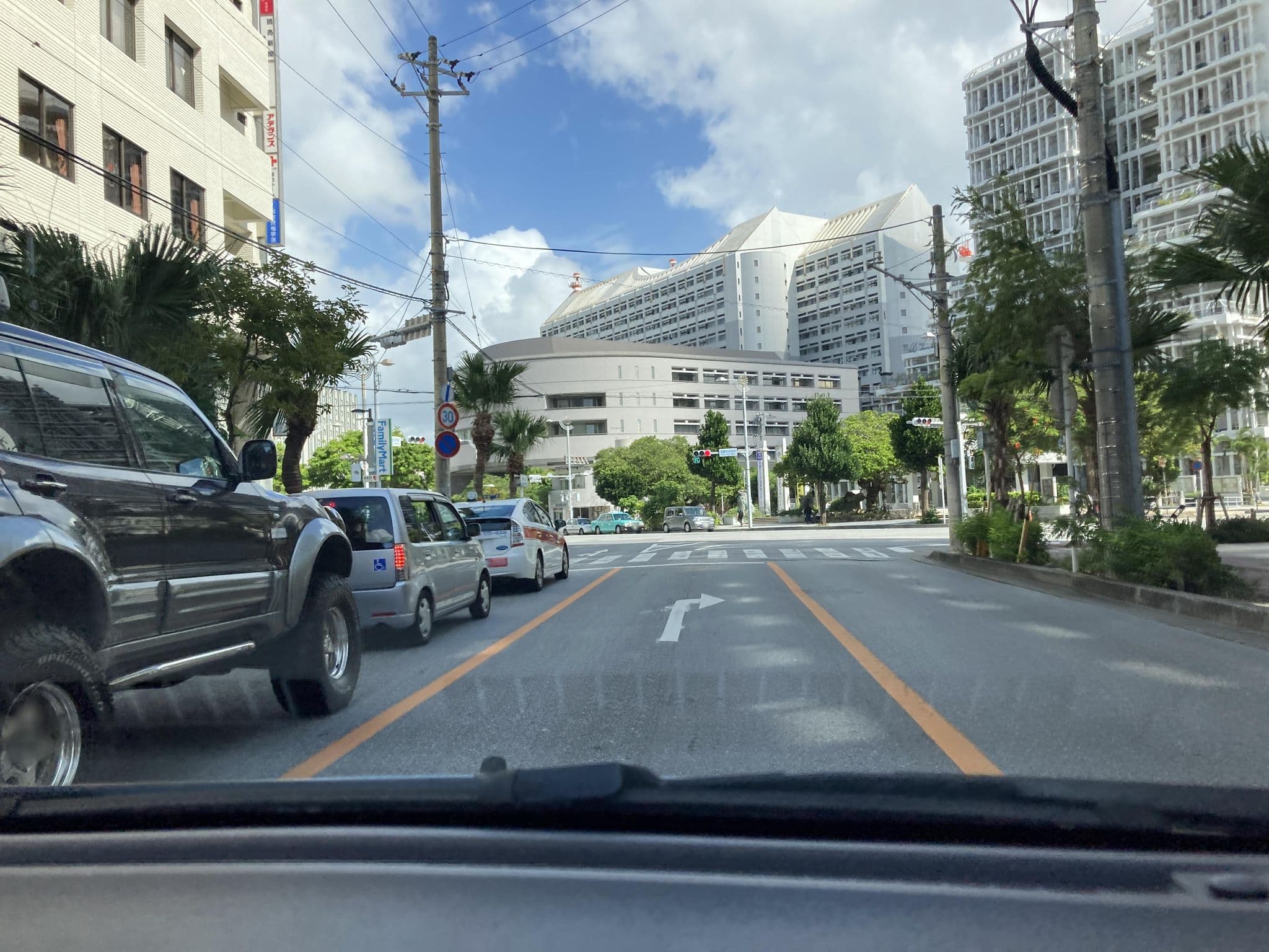 Street view near アルモントホテル那覇 県庁前 (Almont Hotel Naha Kenchomae), Naha — © pika_sky (CC BY-SA · Mapillary)