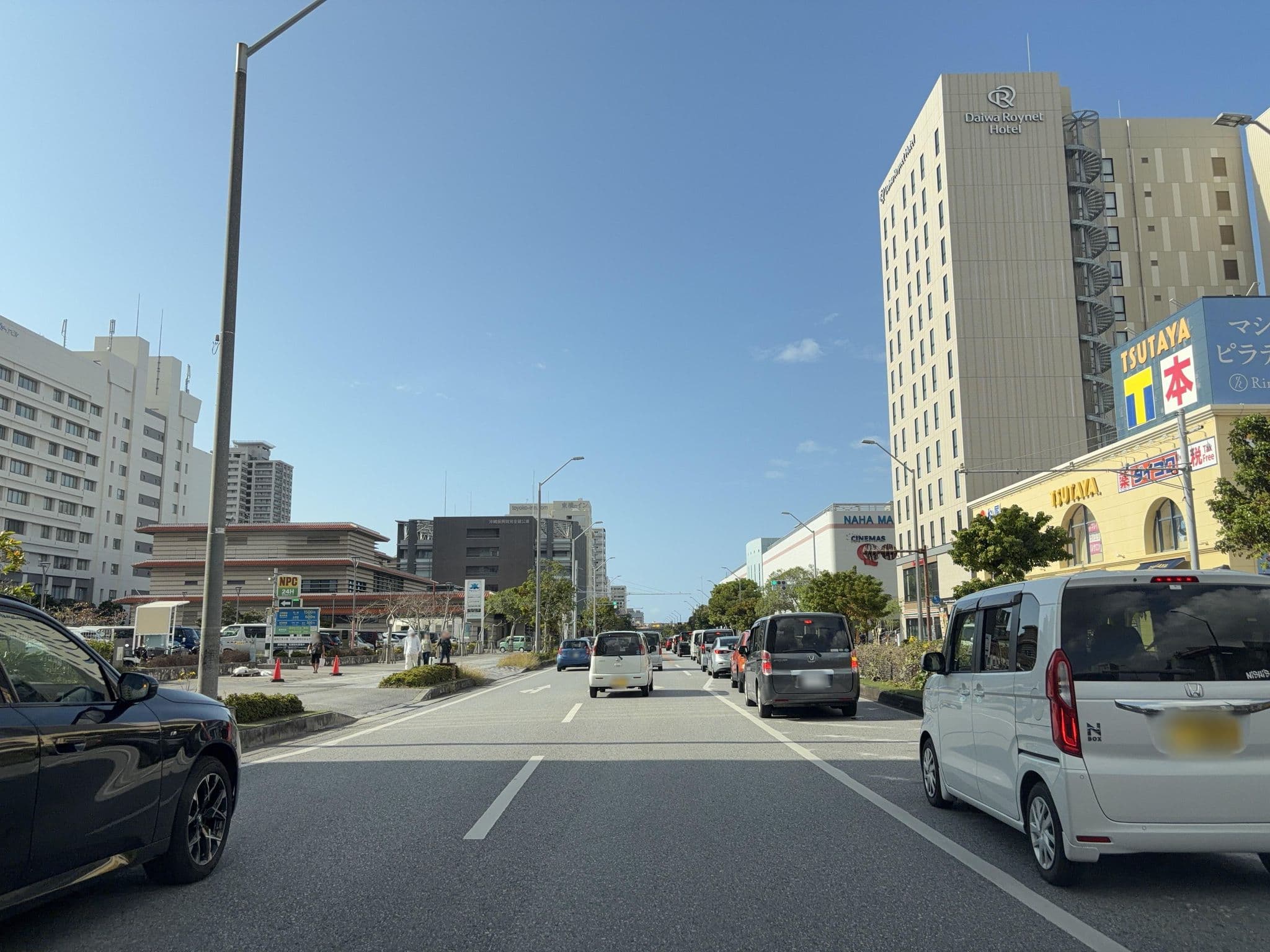 Street view near ダイワロイネットホテル那覇おもろまち, Naha — © Kamikou (CC BY-SA · Mapillary)