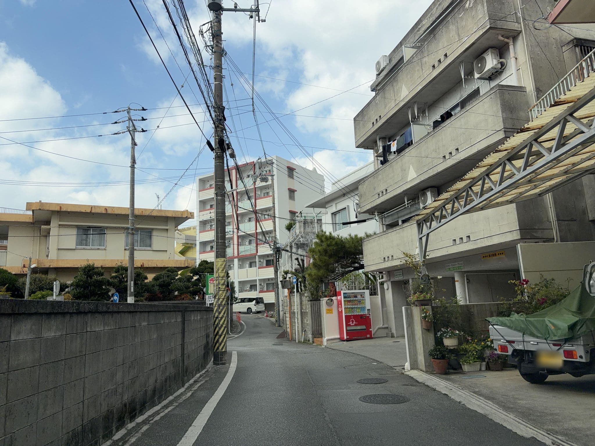 Street view near 壷屋ガーデンハウス, Naha — © Kamikou (CC BY-SA · Mapillary)