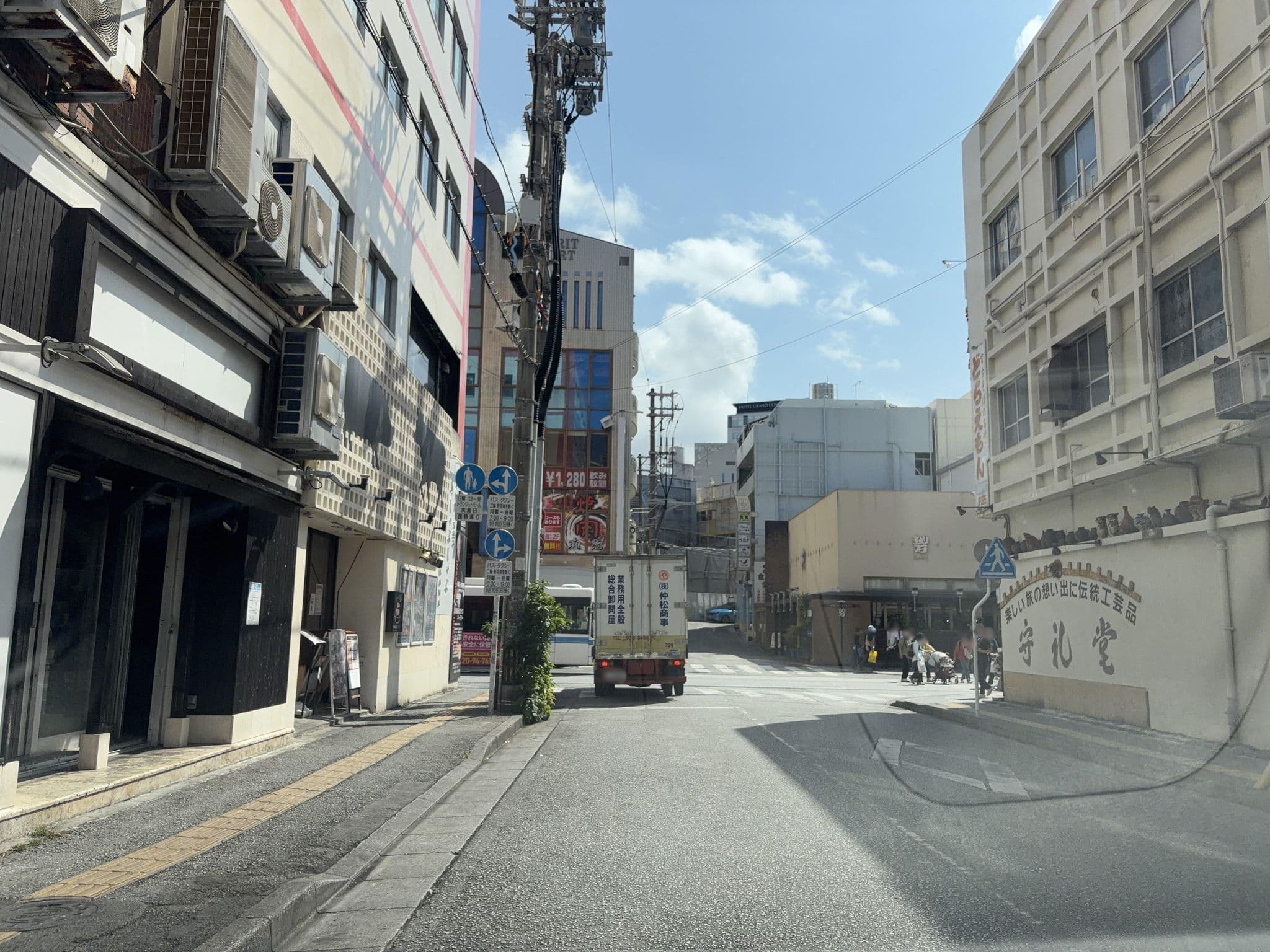 Street view near FOOTPRO, Naha — © Kamikou (CC BY-SA · Mapillary)