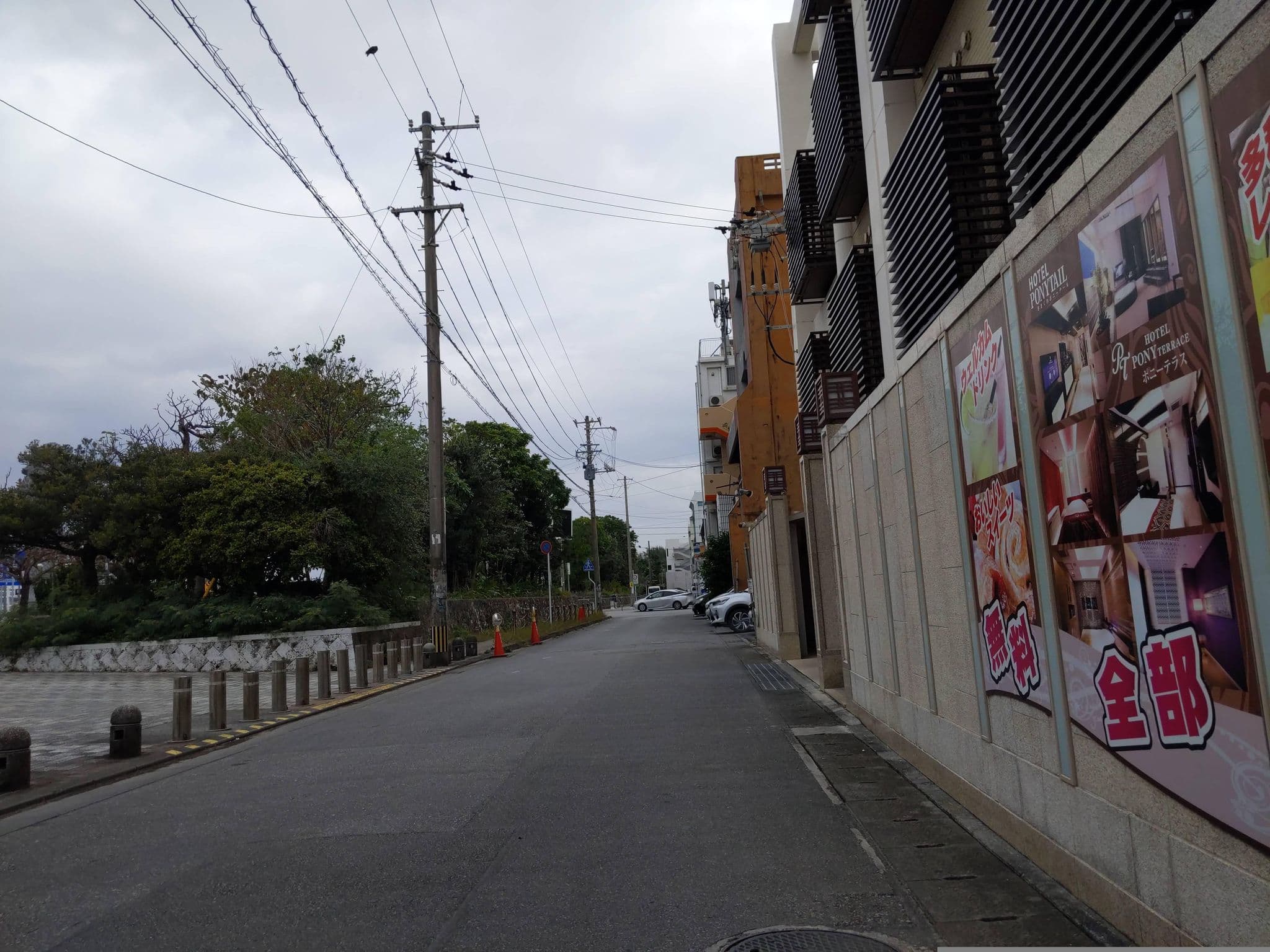 Street view near きまぐれポニーテール, Naha — © komoronokaze (CC BY-SA · Mapillary)