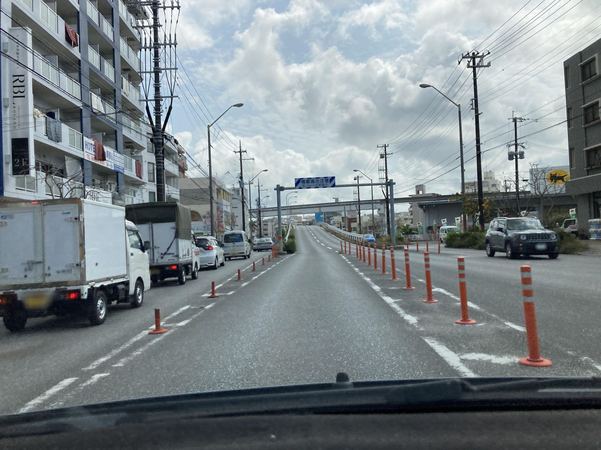 Street view near CoCoホテル 新都心, Naha — © pika_sky (CC BY-SA · Mapillary)