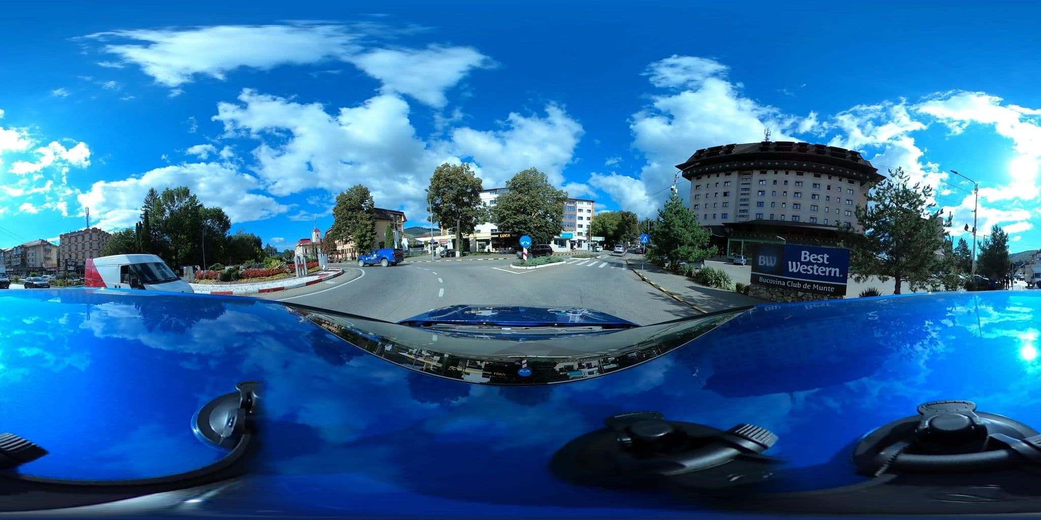 Street view near Hotel Best Western Club de Munte, Gura Humorului — © DARIUSDINCA (CC BY-SA · Mapillary)