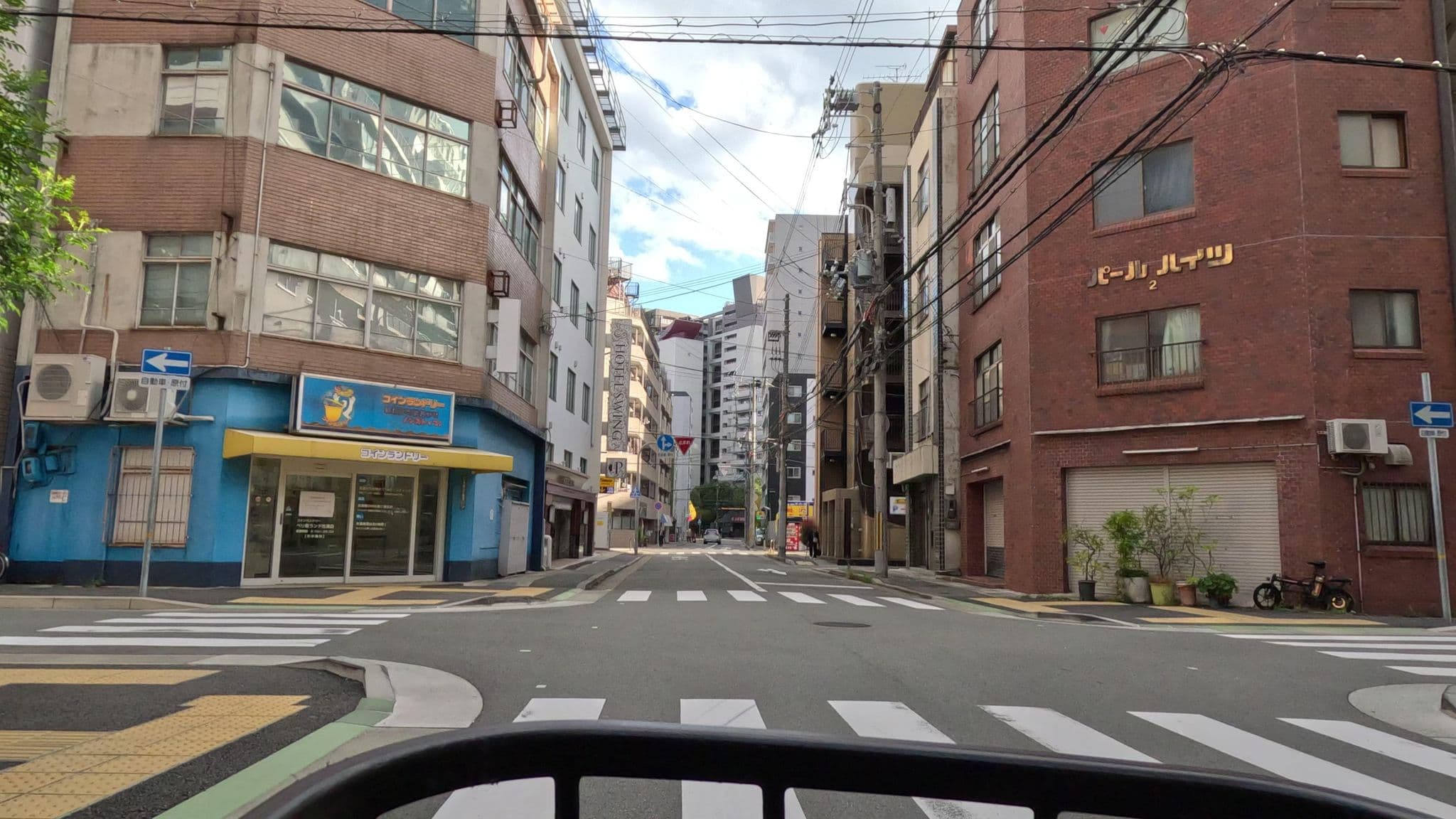 Street view near アルピナホテル, Kobe — © okadatsuneo (CC BY-SA · Mapillary)
