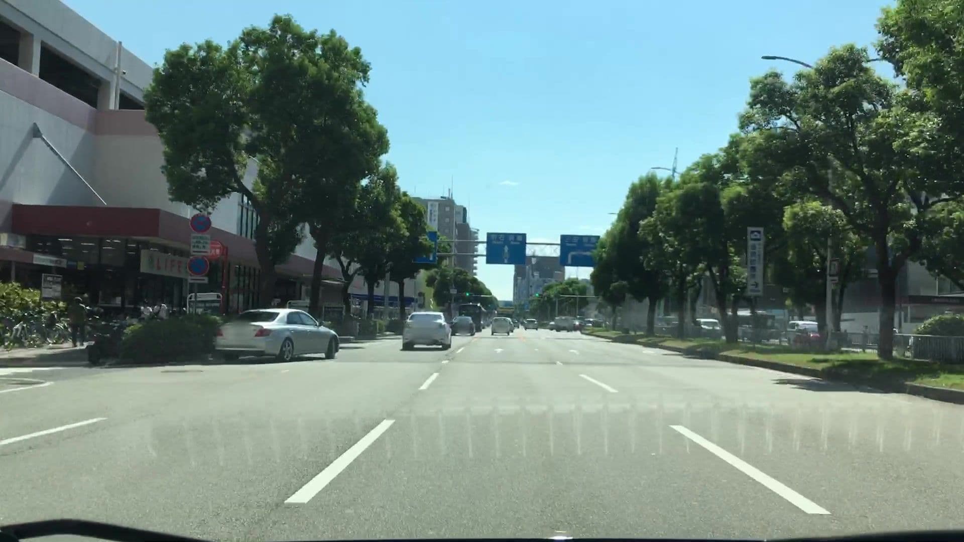 Street view near チサンホテル神戸 (Chisun Hotel Kobe), Kobe — © lvl5 (CC BY-SA · Mapillary)