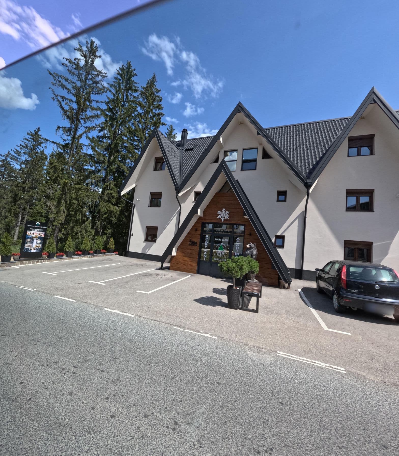 Street view near Apartmani Rvović, Zlatibor — © smajser1 (CC BY-SA · Mapillary)