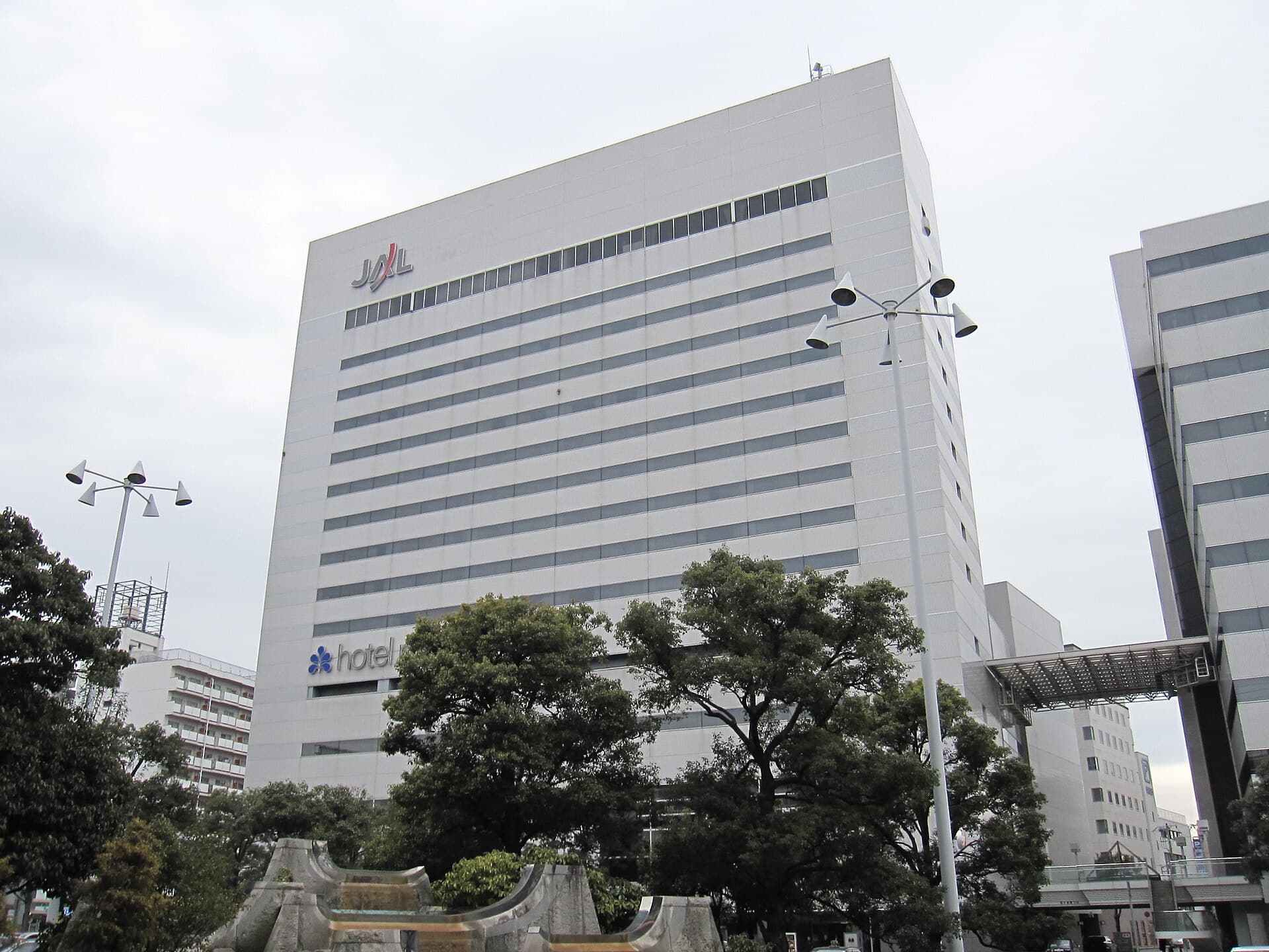 ホテル日航姫路 (Hotel Nikko Himeji) (via Wikimedia Commons, CC BY-SA 3.0)