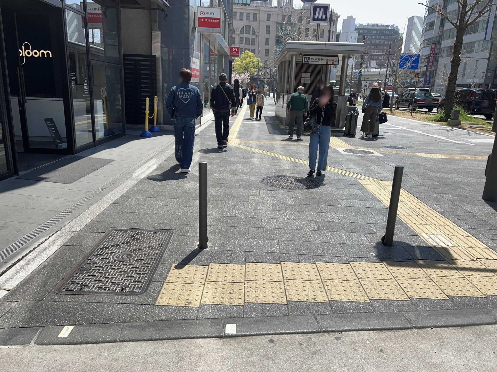 Street view near ホテル ルトゥール・フェイル, Ajiharacho — © Satsuka_Osaka (CC BY-SA · Mapillary)