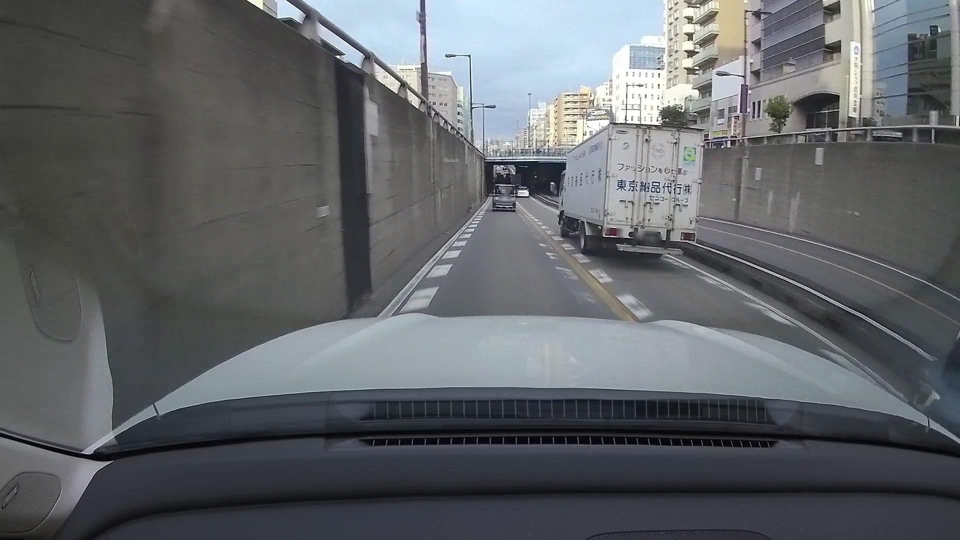 Street view near weekly uehonmachi, Ajiharacho — © osapon (CC BY-SA · Mapillary)