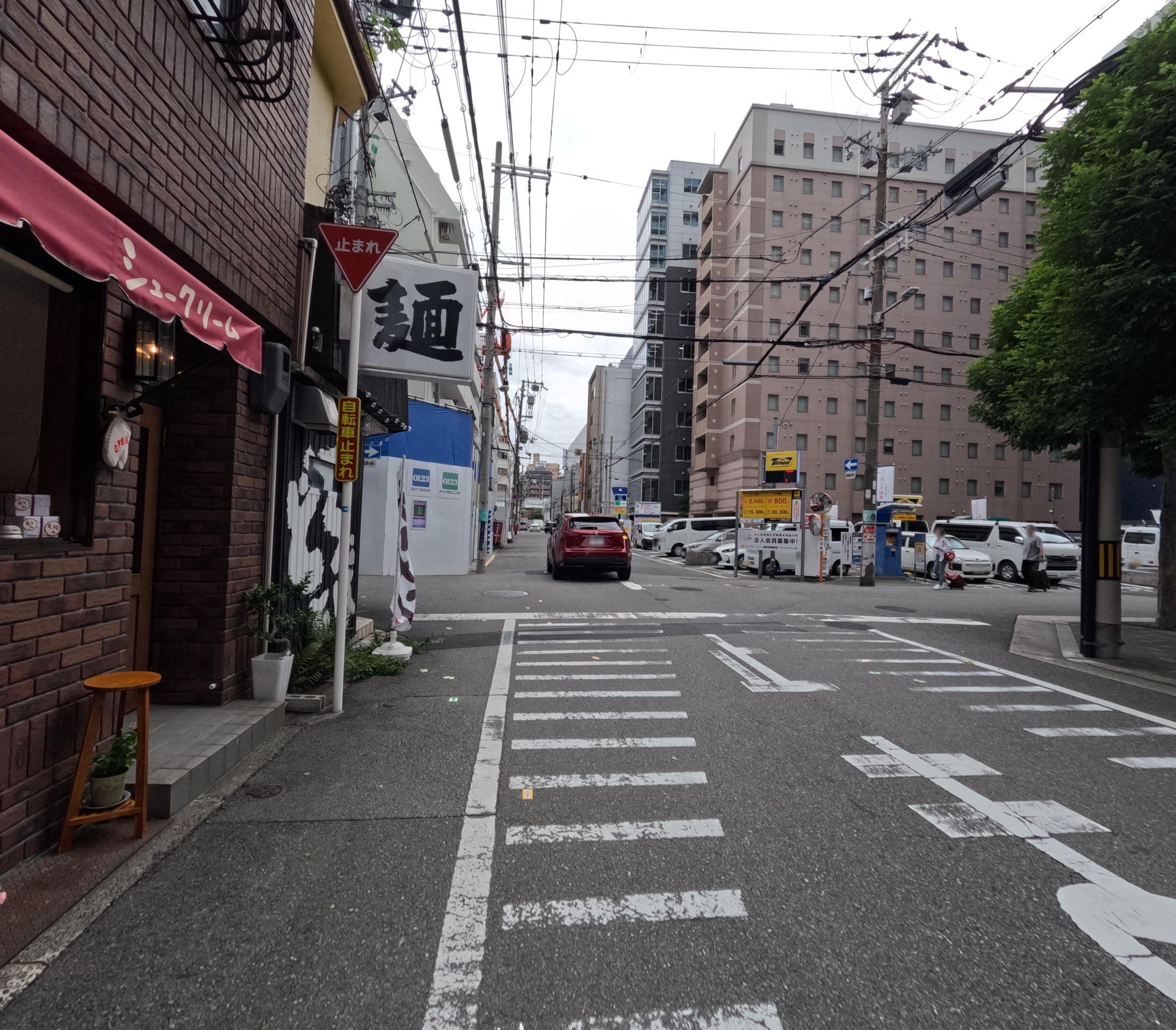 Street view near ホテルマイステイズ堺筋本町, Osaka — © okadatsuneo (CC BY-SA · Mapillary)
