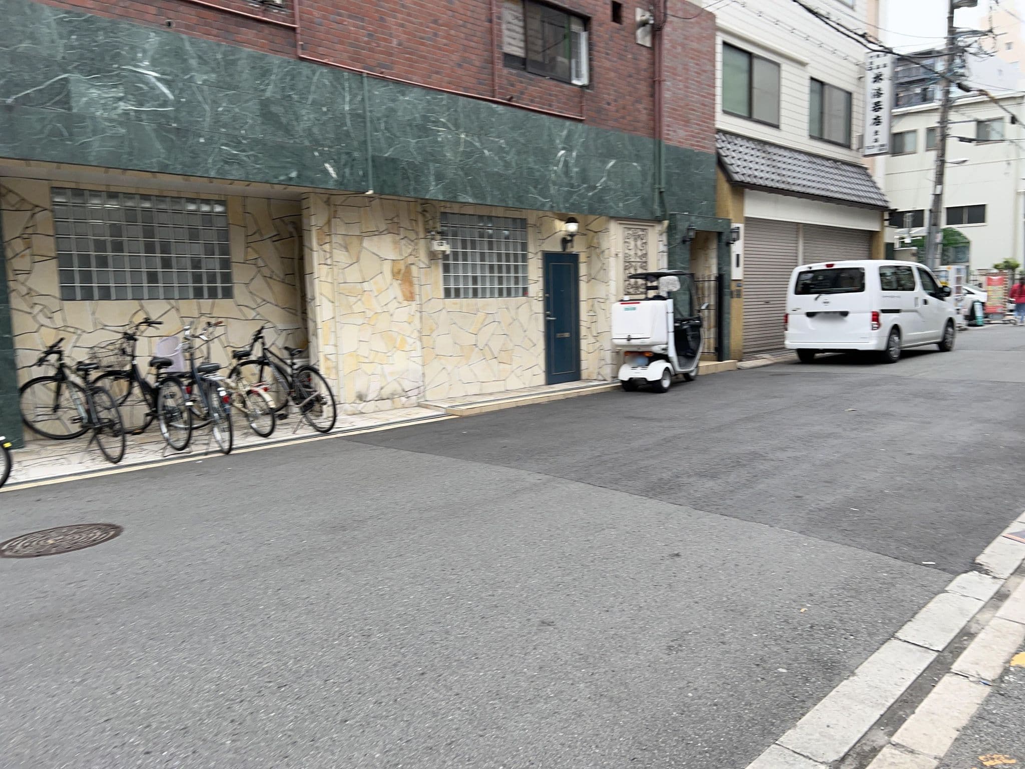 Street view near ホテルくら本 Hotel Kuramoto, Ajiharacho — © Satsuka_Osaka (CC BY-SA · Mapillary)