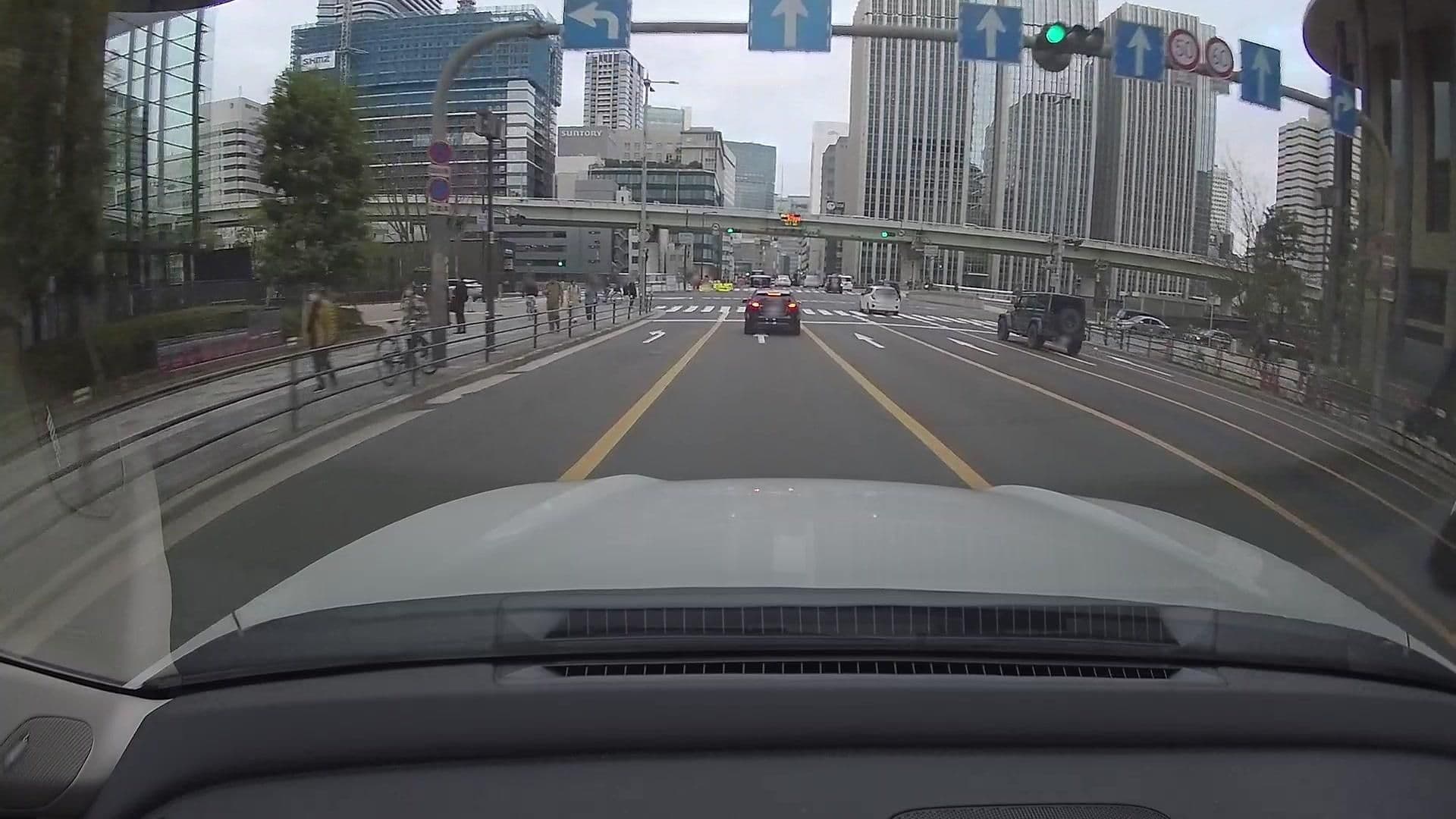 Street view near Conrad Pool, Osaka — © osapon (CC BY-SA · Mapillary)