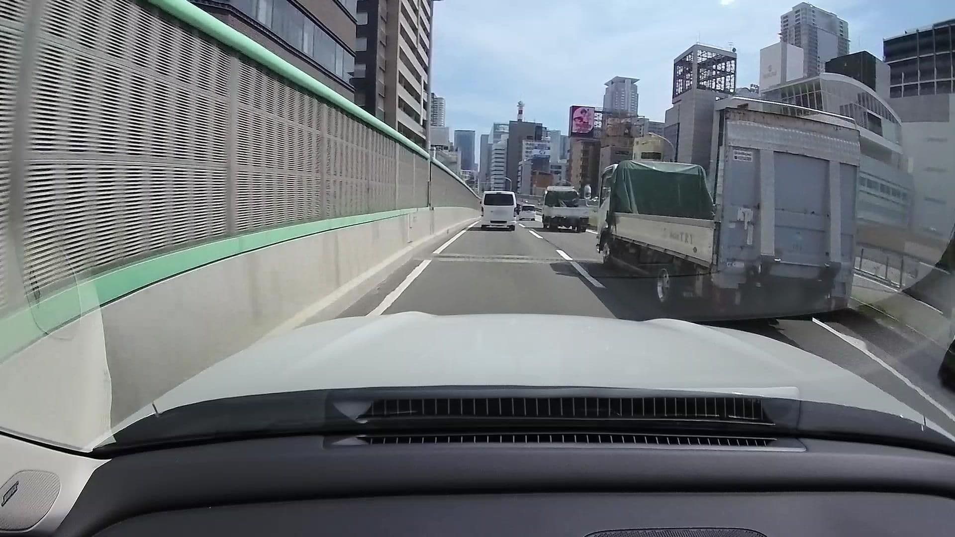 Street view near 東横イン 梅田中津2, Umeda — © osapon (CC BY-SA · Mapillary)