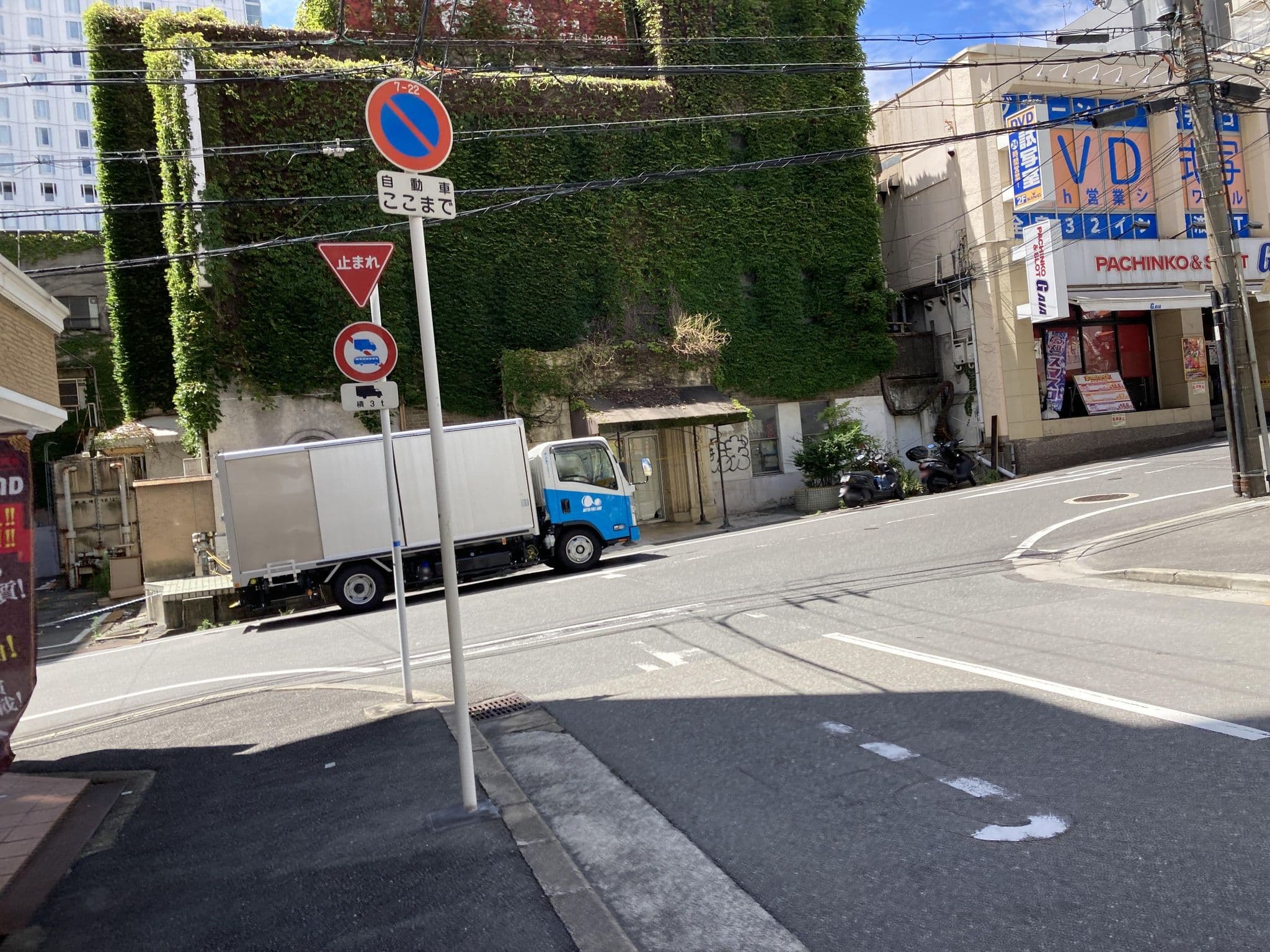 Street view near ホテルパープルアイ, Ajiharacho — © 24kawa (CC BY-SA · Mapillary)