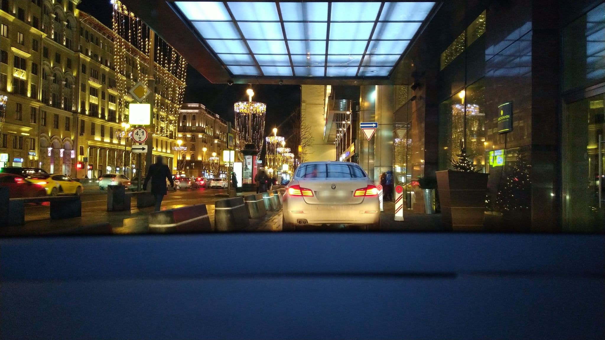 Street view near InterContinental Moscow Tverskaya, Moscow — © phoneuploader (CC BY-SA · Mapillary)