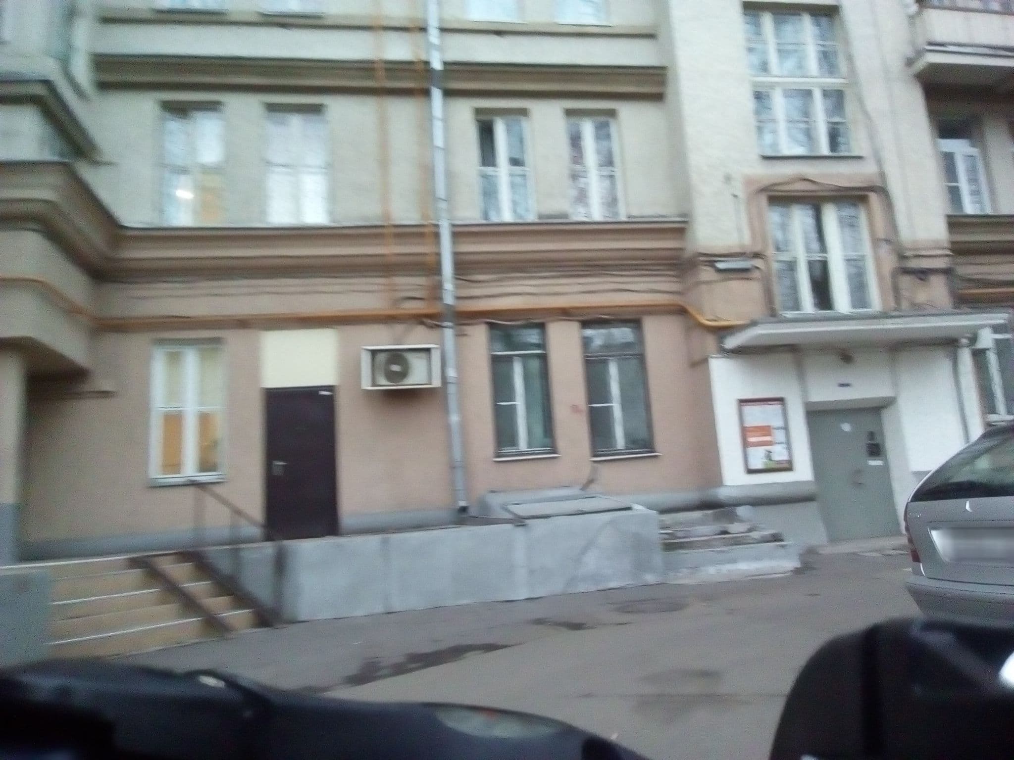 Street view near 1st Arbat Hotel, Lefortovo — © trolleway (CC BY-SA · Mapillary)