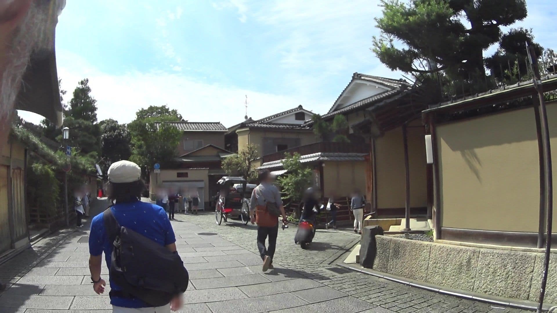 Street view near Gion Oyado Kikutani, Kyoto — © yasunari (CC BY-SA · Mapillary)