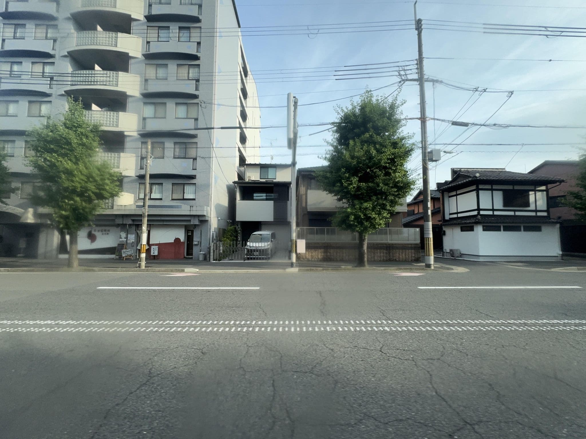 Street view near Japaning Hotel Gozen, Kyoto — © quickness805 (CC BY-SA · Mapillary)