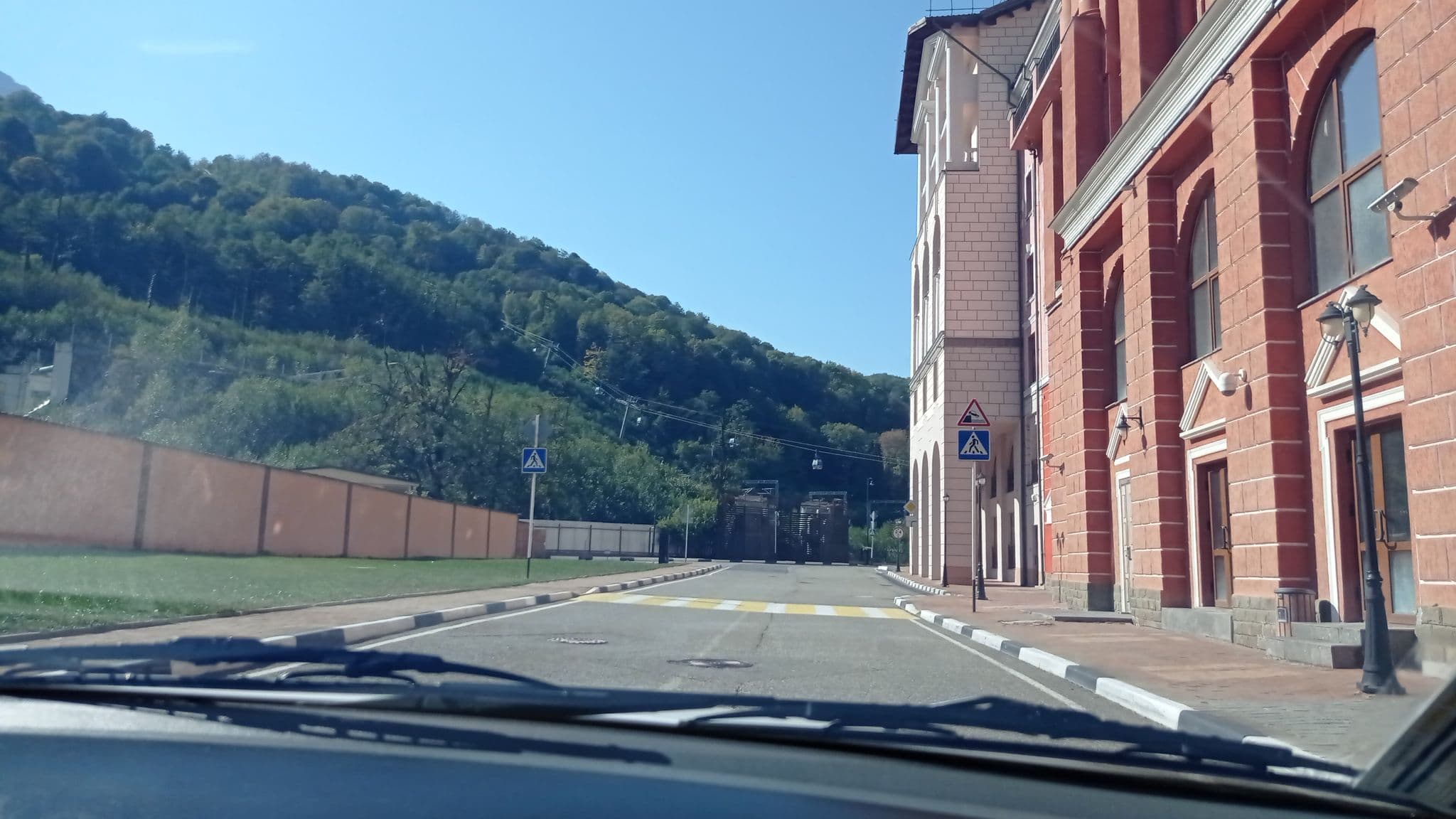 Street view near Горки Город +540 №42, Vysokoye — © petunder (CC BY-SA · Mapillary)