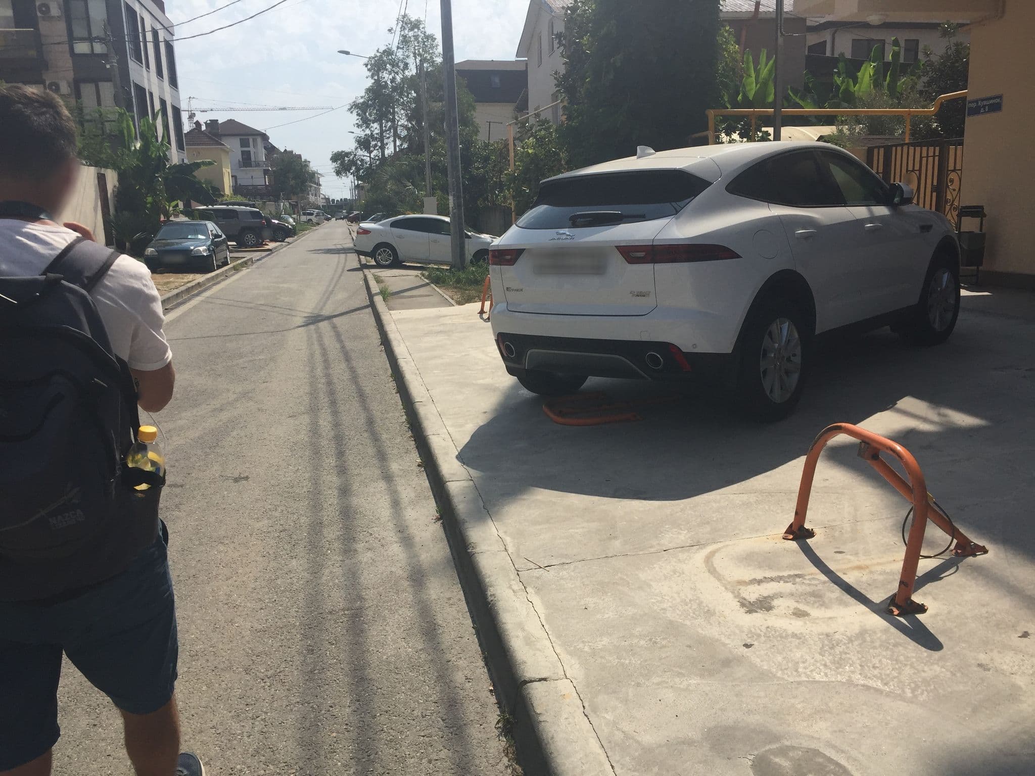 Street view near Sweet Home, Sirius — © anya97anya (CC BY-SA · Mapillary)