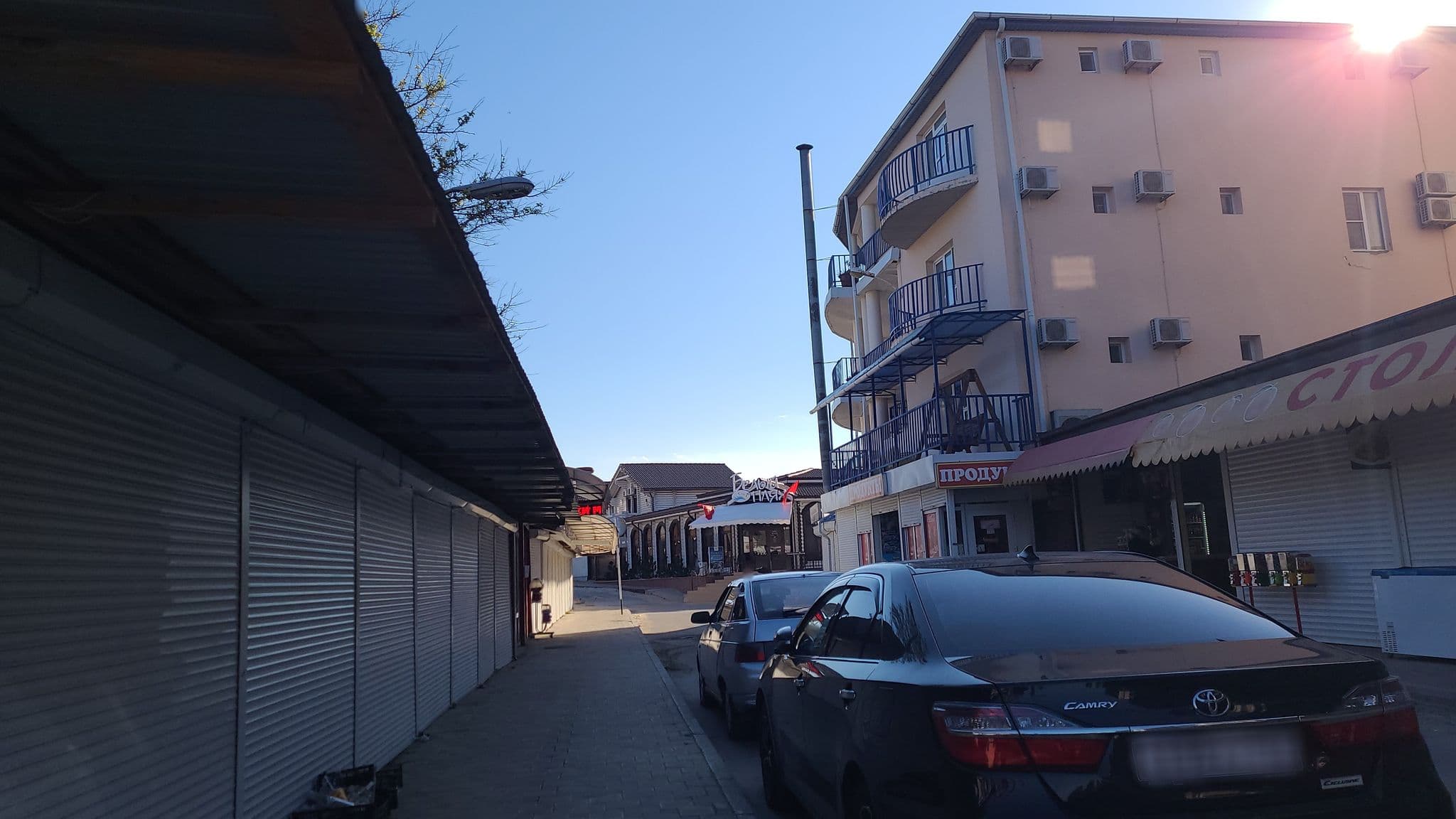 Street view near Ателика Гранд Прибой 2 корпус, Tsibanobalka — © trolleway (CC BY-SA · Mapillary)