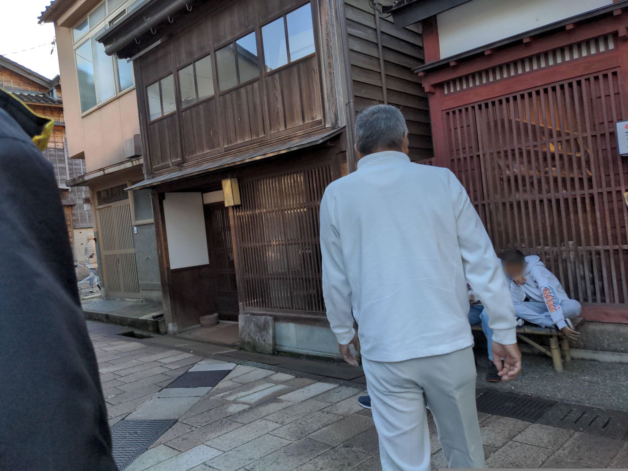 Street view near 昔茶屋一粋, Kanazawa — © komoronokaze (CC BY-SA · Mapillary)