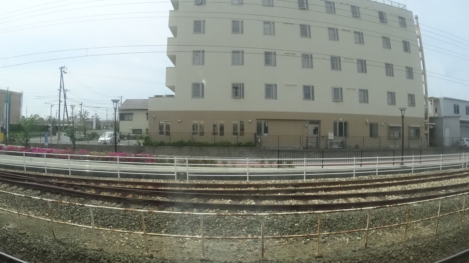 Street view near ビジネスホテル鈴屋, Kosai — © mura (CC BY-SA · Mapillary)