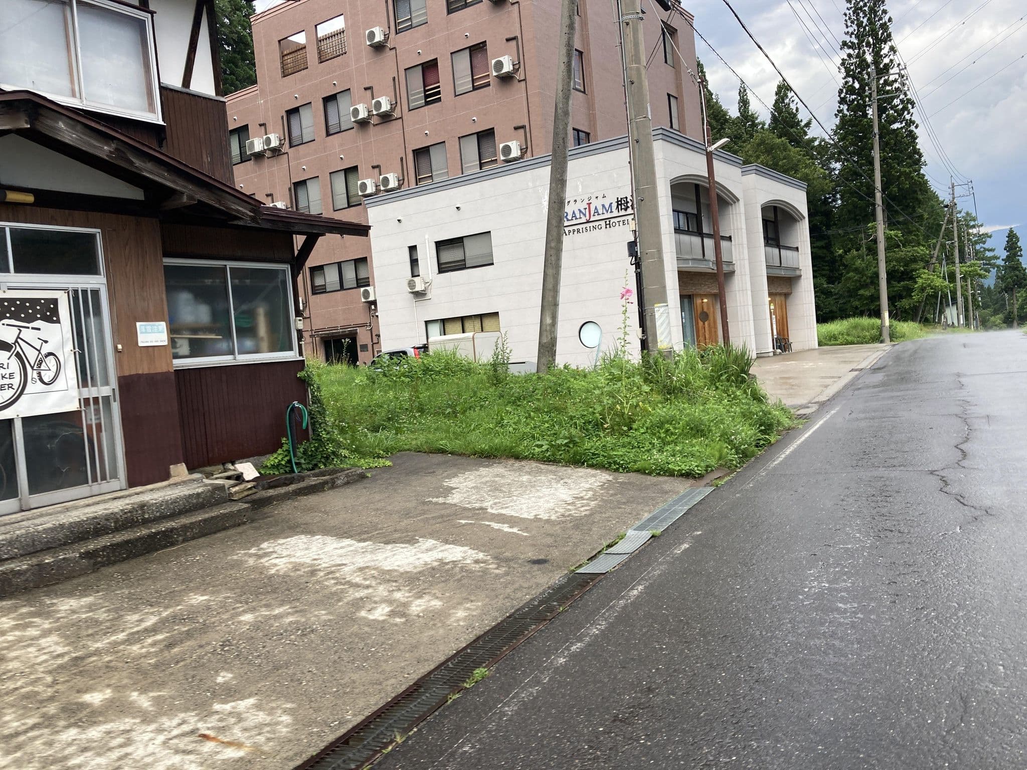 Street view near 白馬姫川温泉 アプライジングホテルズ グランジャム栂池, Dorosaki — © 24kawa (CC BY-SA · Mapillary)