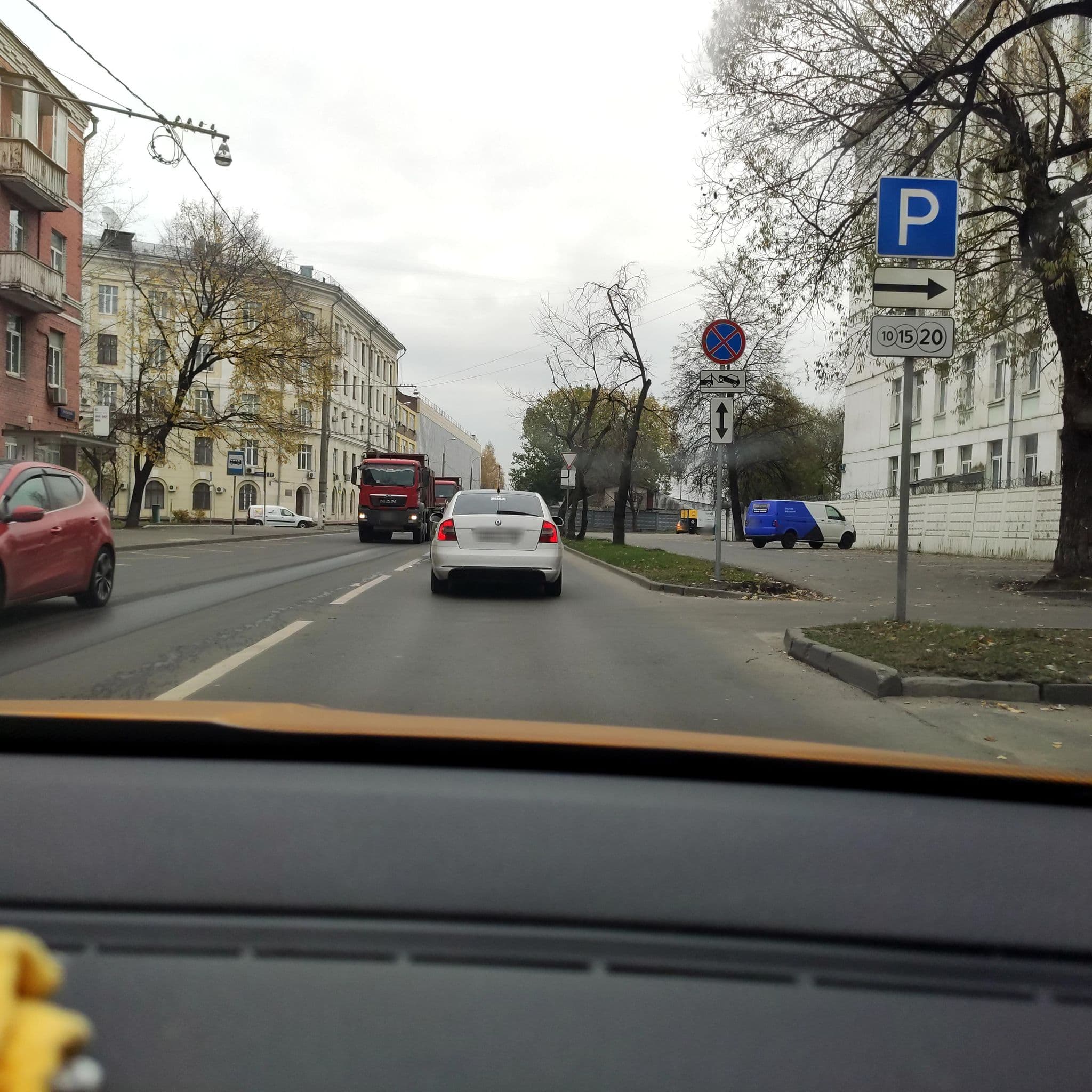 Street view near Lefort, Lefortovo — © phoneuploader (CC BY-SA · Mapillary)