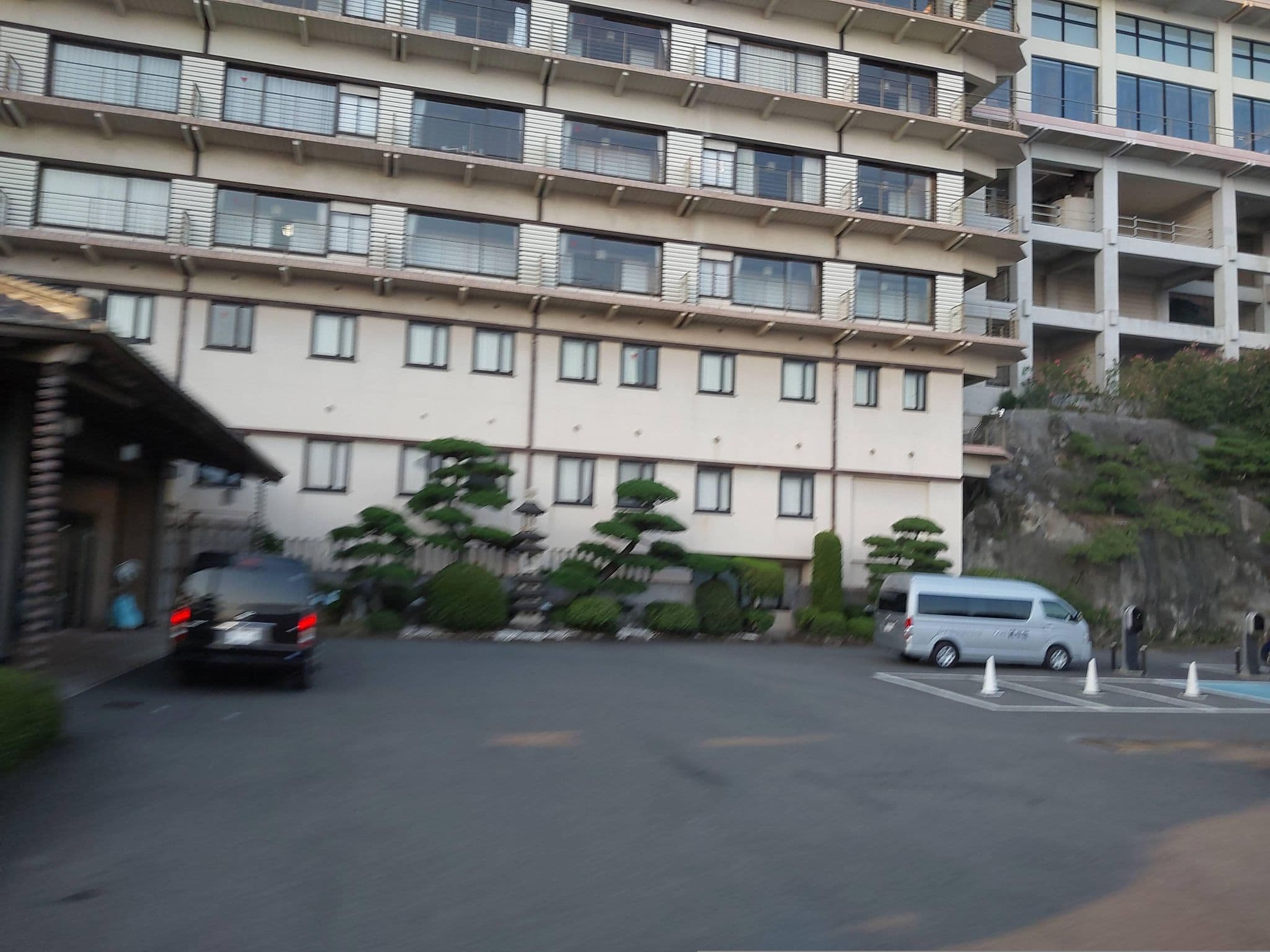 Street view near 稲取温泉稲取銀水荘, Inatori — © ChenJJ (CC BY-SA · Mapillary)