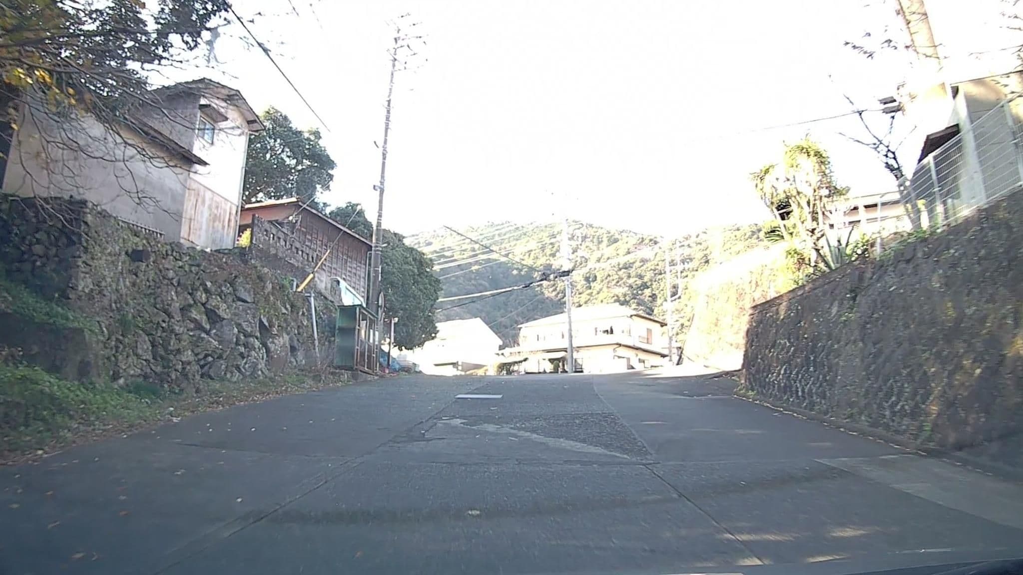 Street view near ヴィラ トリフォリエ 城ケ崎, Itō — © mzaki (CC BY-SA · Mapillary)