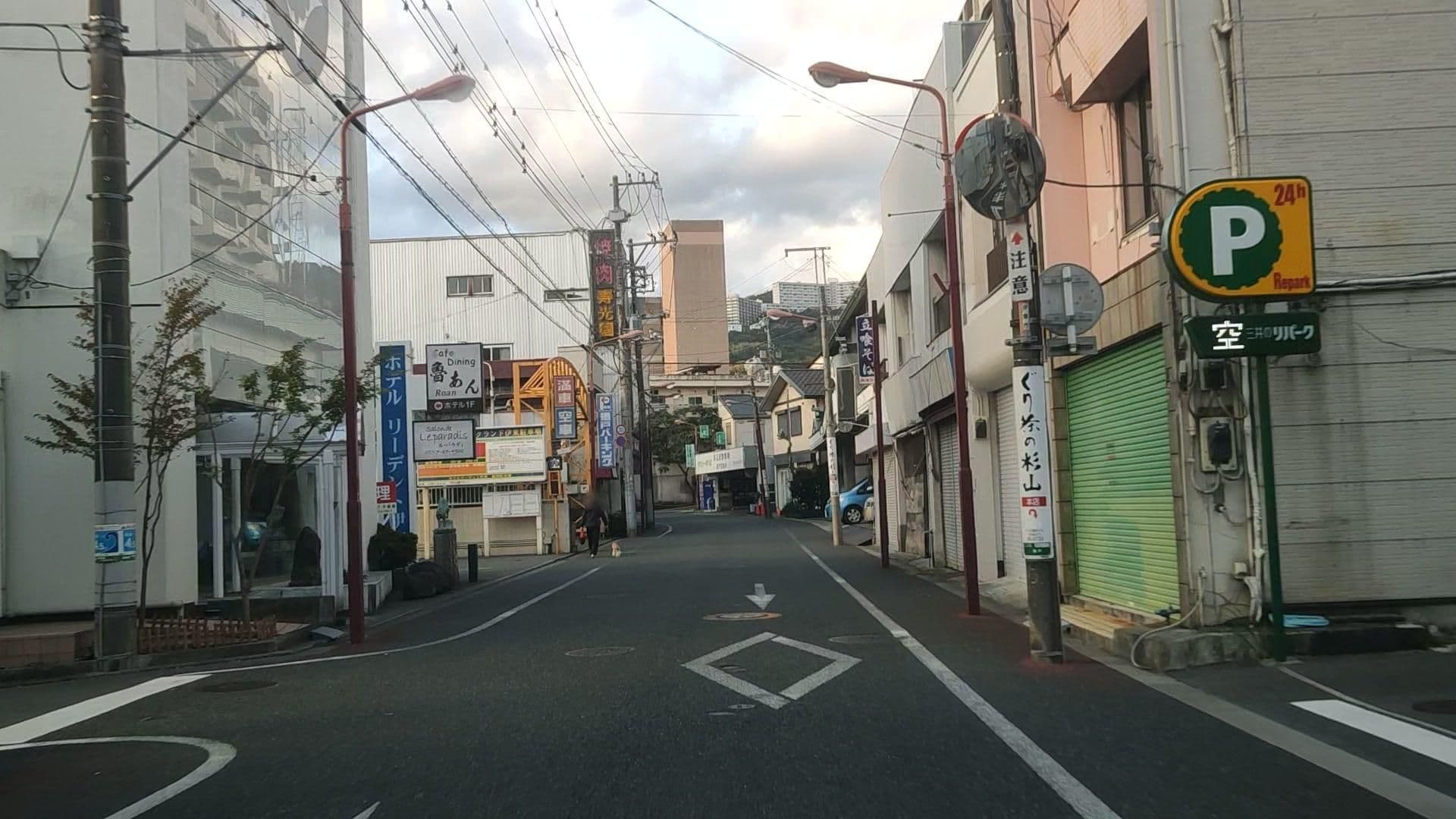 Street view near ホテルリーデント伊東, Itō — © drivephotograph (CC BY-SA · Mapillary)