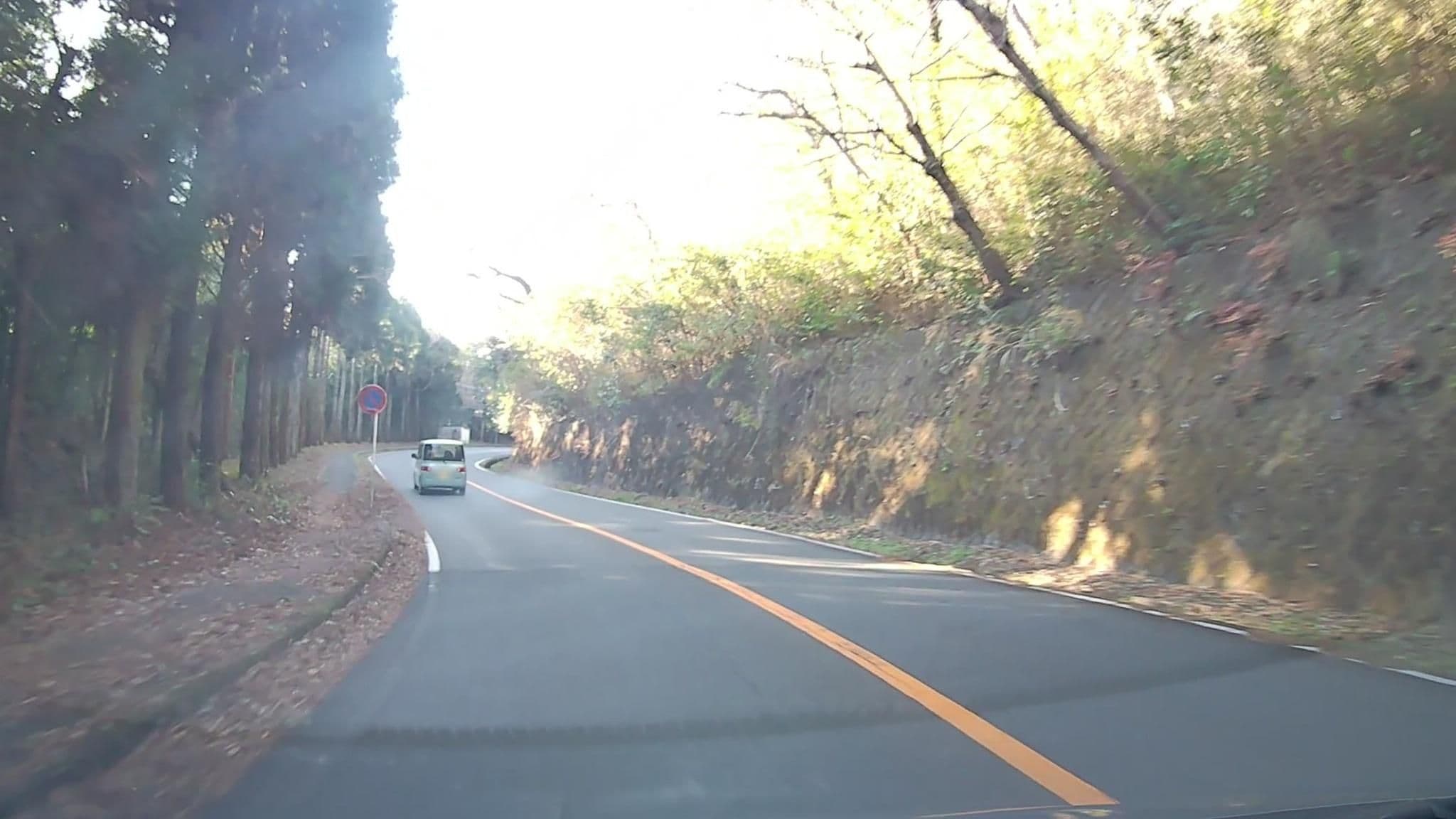 Street view near 伊豆一碧湖 レイクサイドテラス, Itō — © mzaki (CC BY-SA · Mapillary)