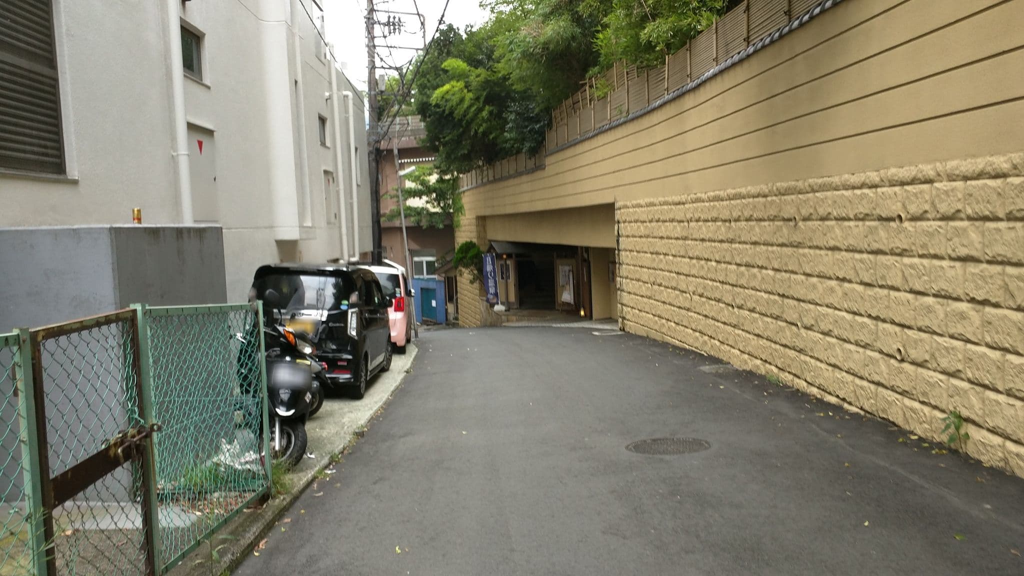 Street view near 熱海シーサイドスパ＆リゾート, Atami — © tm3594 (CC BY-SA · Mapillary)