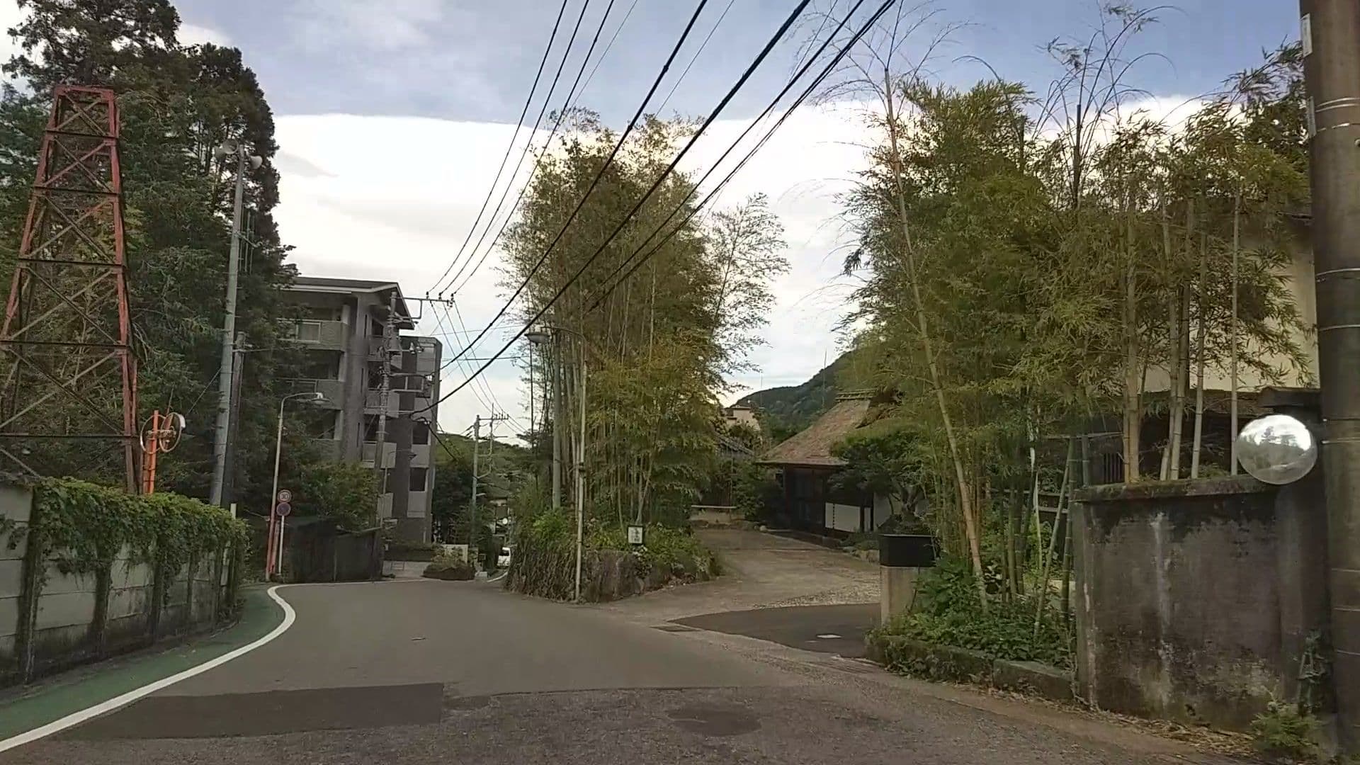 Street view near 雀のお宿 春光荘, Hayakawa — © drivephotograph (CC BY-SA · Mapillary)