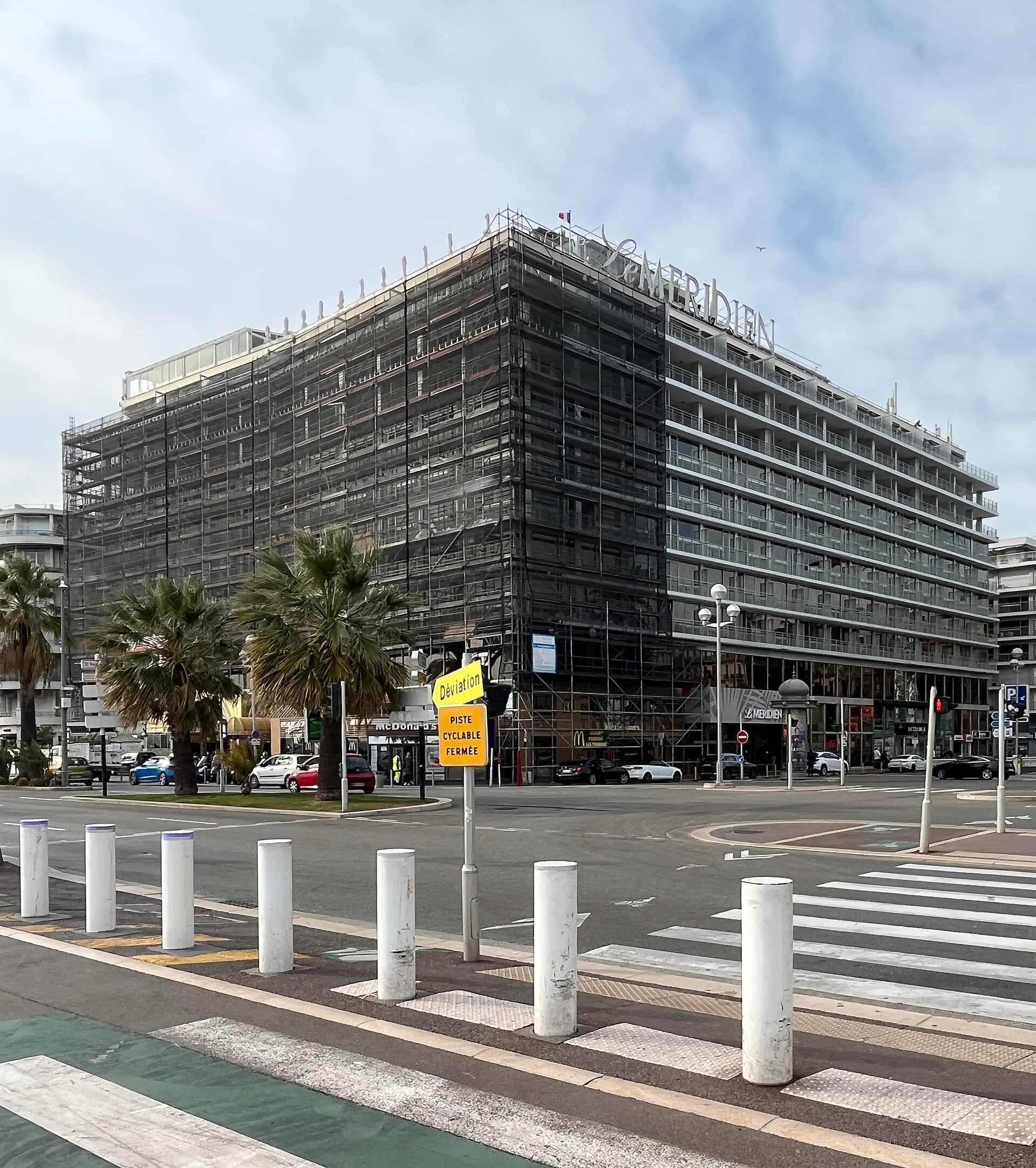 Le Méridien Nice (via Wikimedia Commons, CC0)