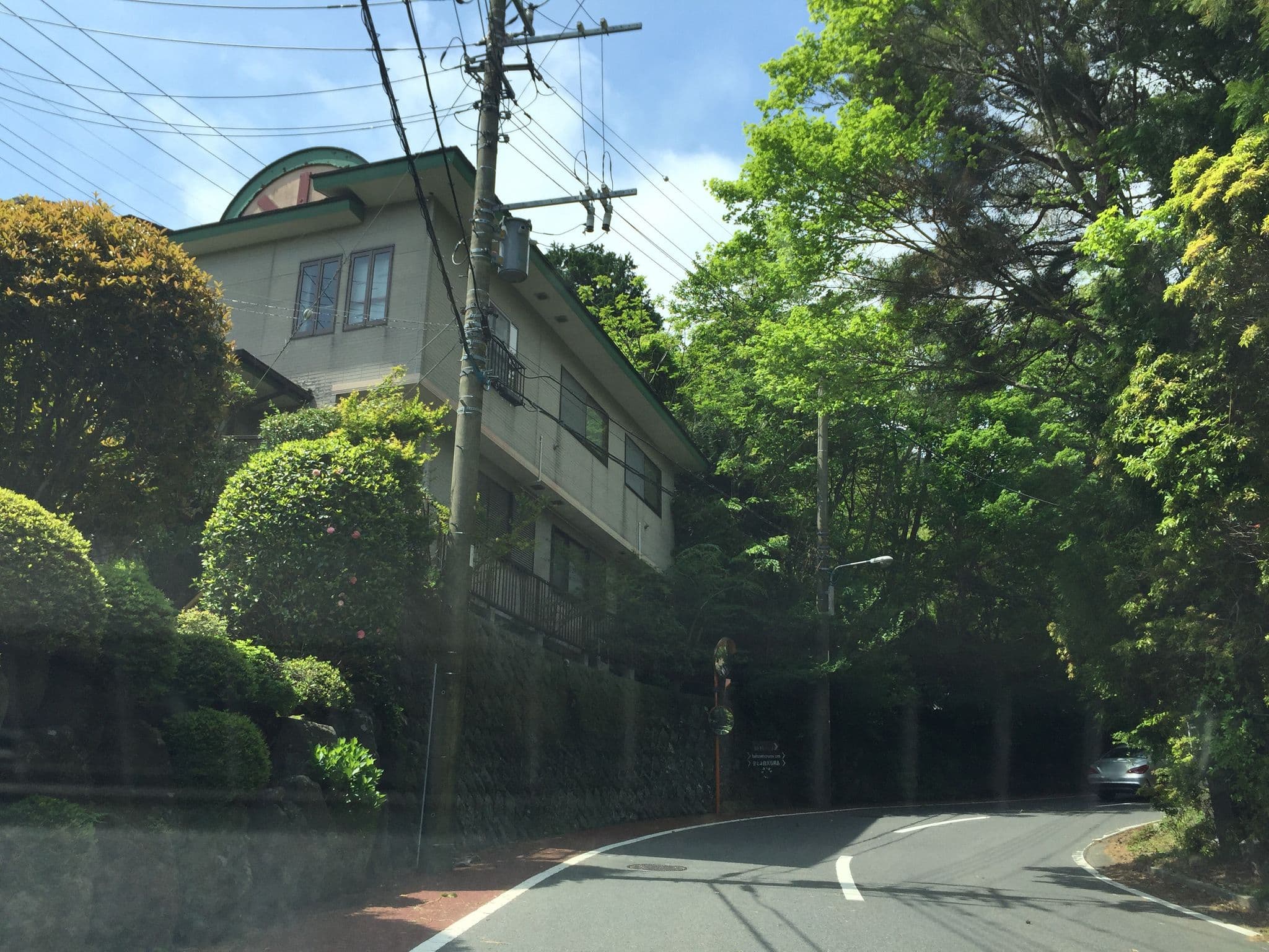 Street view near 焼肉と海鮮の宿 らく, Hakone — © yaritsusozai (CC BY-SA · Mapillary)