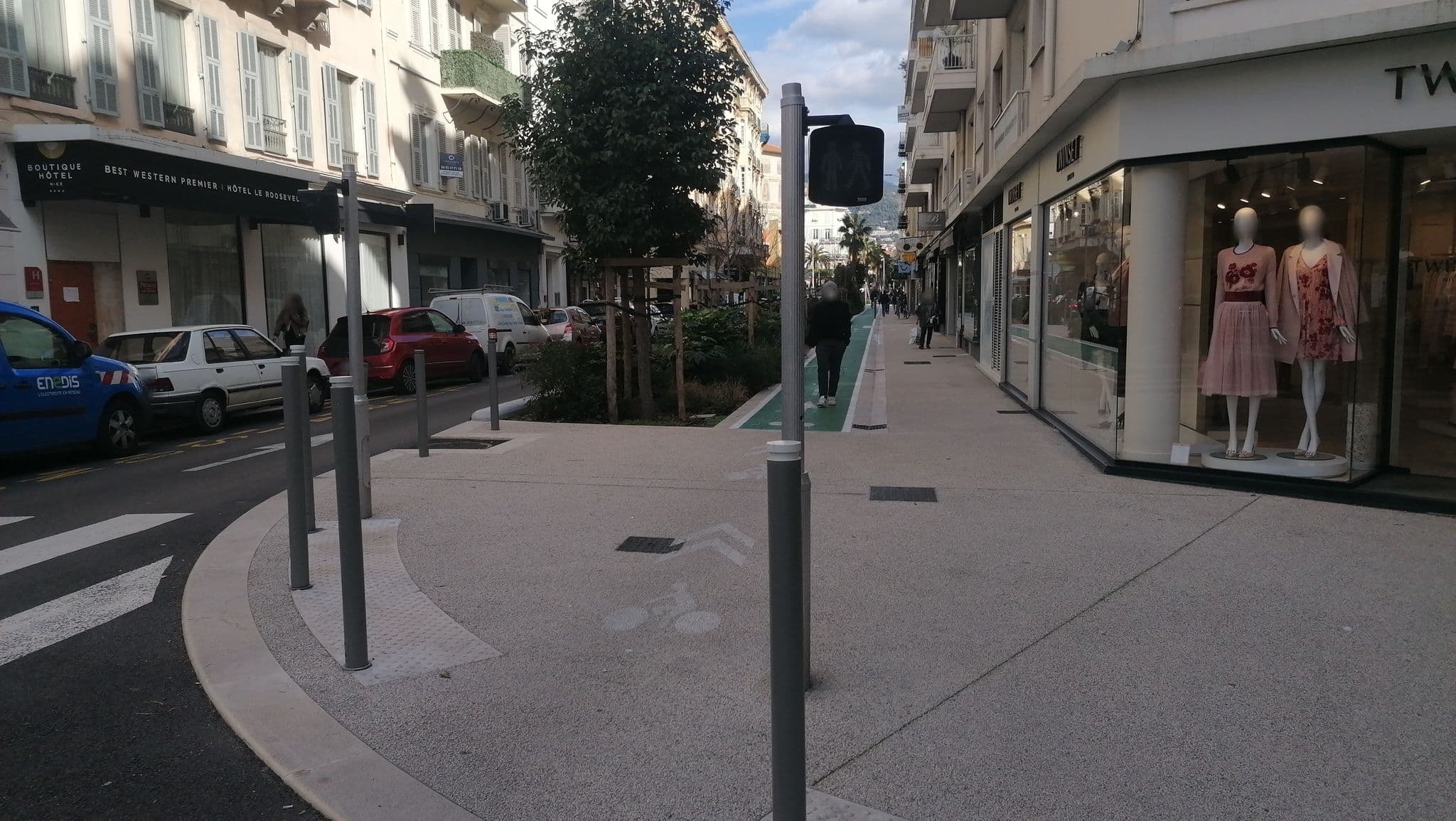 Street view near Hôtel Roosevelt, Jean-Médecin — © bayebass513 (CC BY-SA · Mapillary)