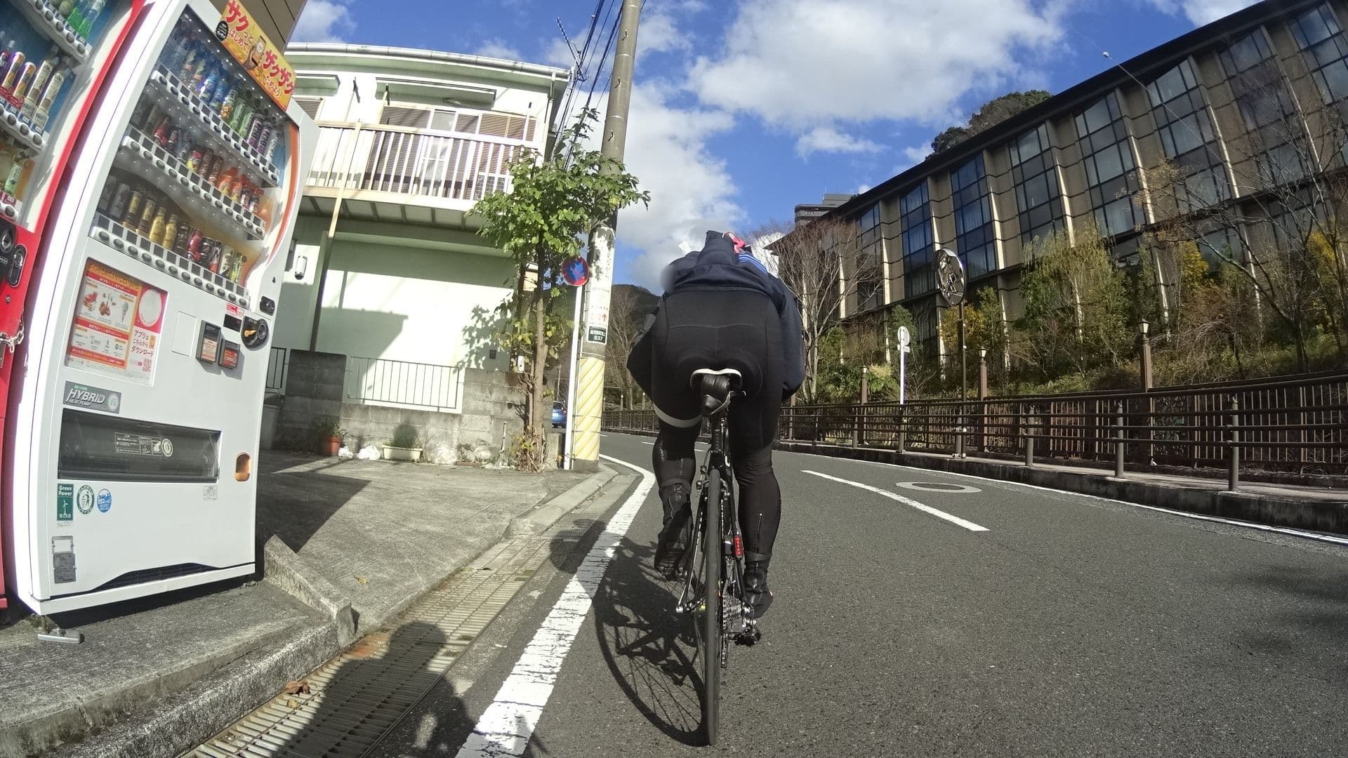 Street view near 桃山旅館, Yugawara — © tmogi21a (CC BY-SA · Mapillary)
