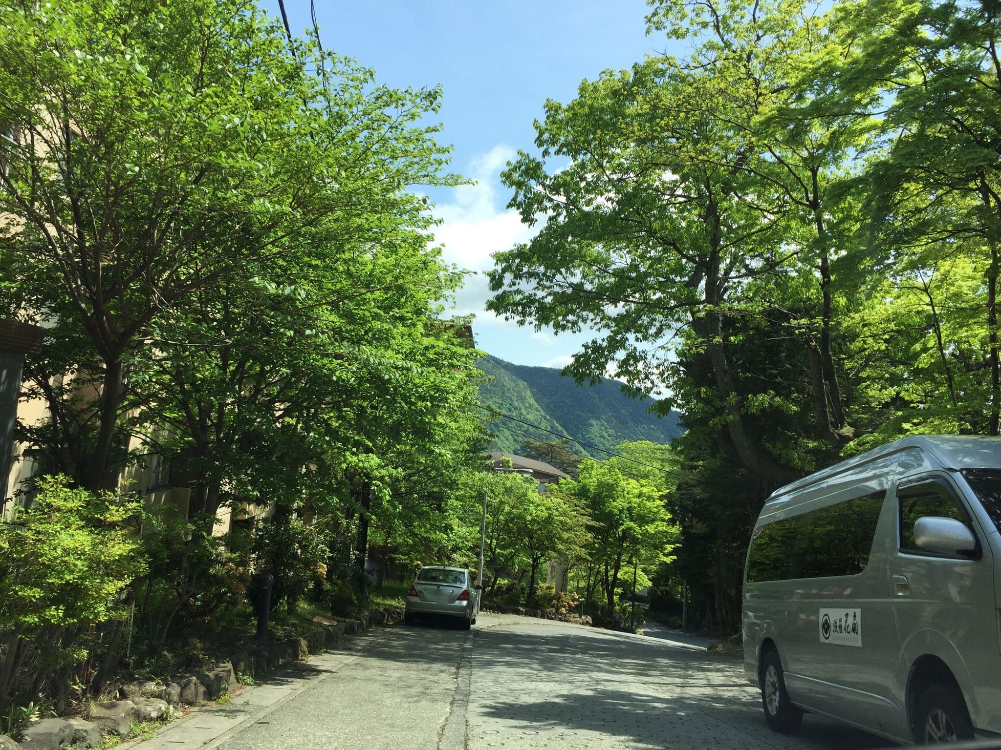 Street view near 強羅ゆのん, Hakone — © yaritsusozai (CC BY-SA · Mapillary)