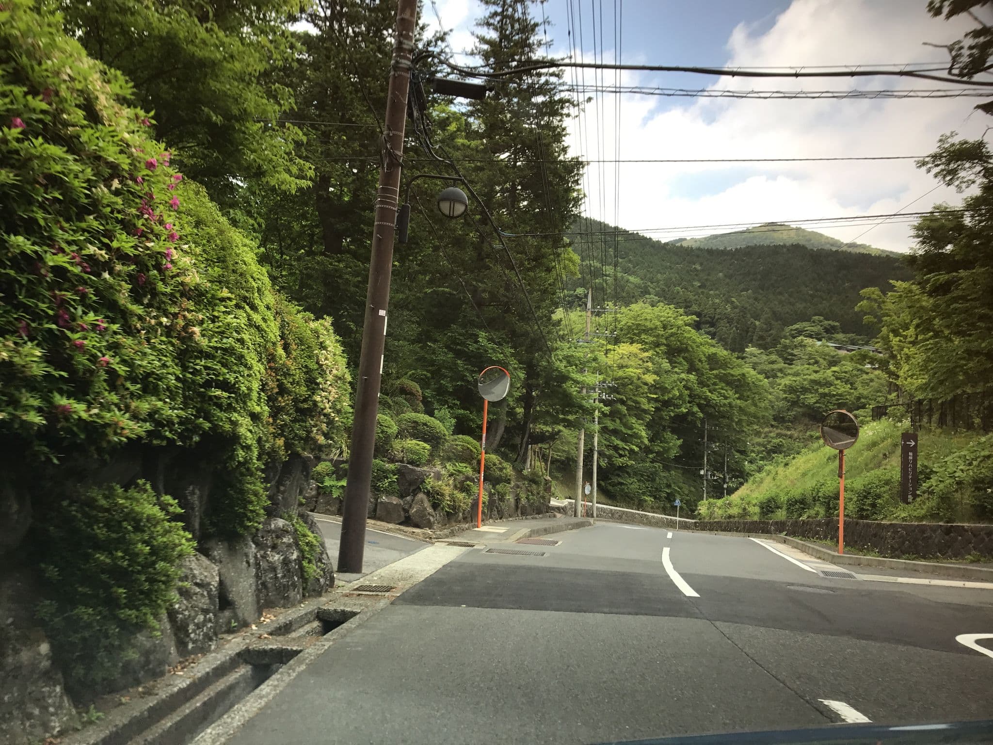 Street view near 満来箱根山荘, Hakone — © yaritsusozai (CC BY-SA · Mapillary)