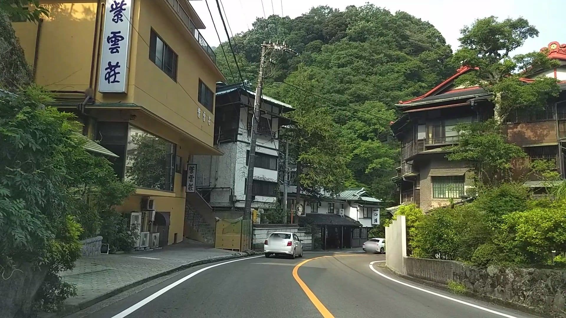 Street view near 箱根塔ノ沢温泉 鶴井の宿 紫雲荘, Hayakawa — © drivephotograph (CC BY-SA · Mapillary)