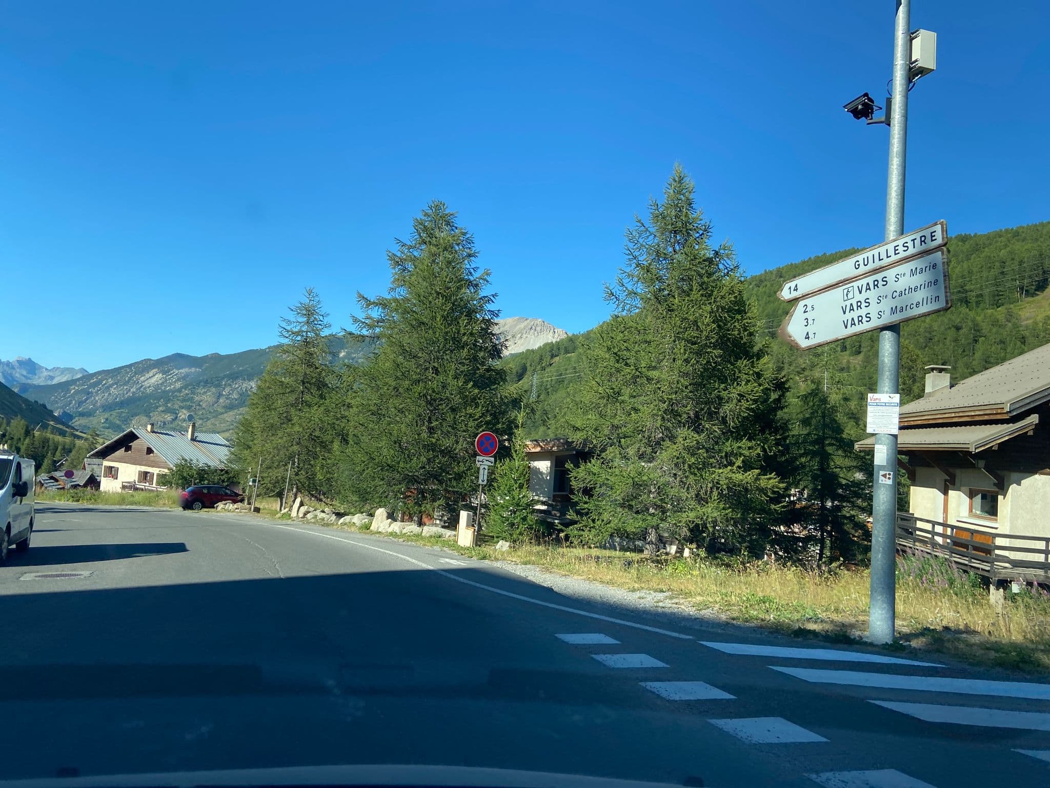Street view near L'Écureuil, Guillestre