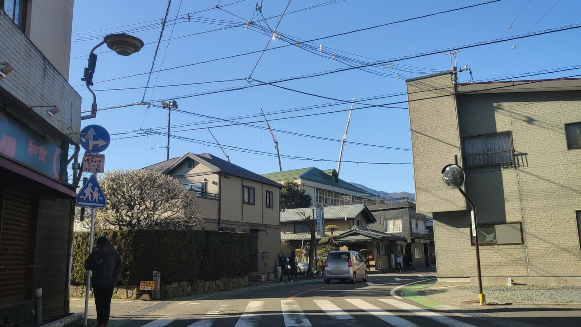 Street view near ゲストハウス富士乃蔵 河口湖駅前店, Narusawa — © drivephotograph (CC BY-SA · Mapillary)
