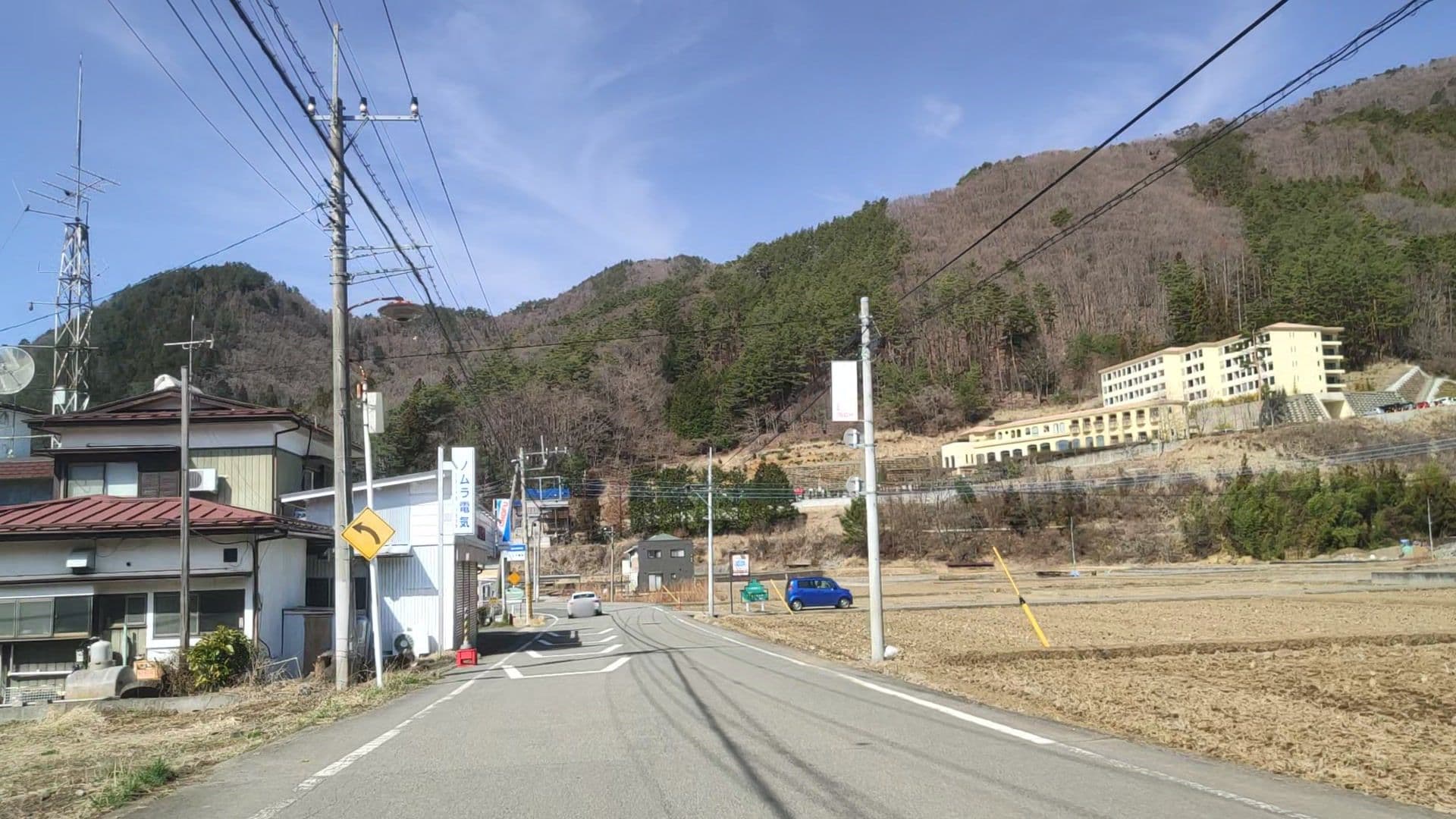 Street view near アウスブリック, Narusawa — © drivephotograph (CC BY-SA · Mapillary)