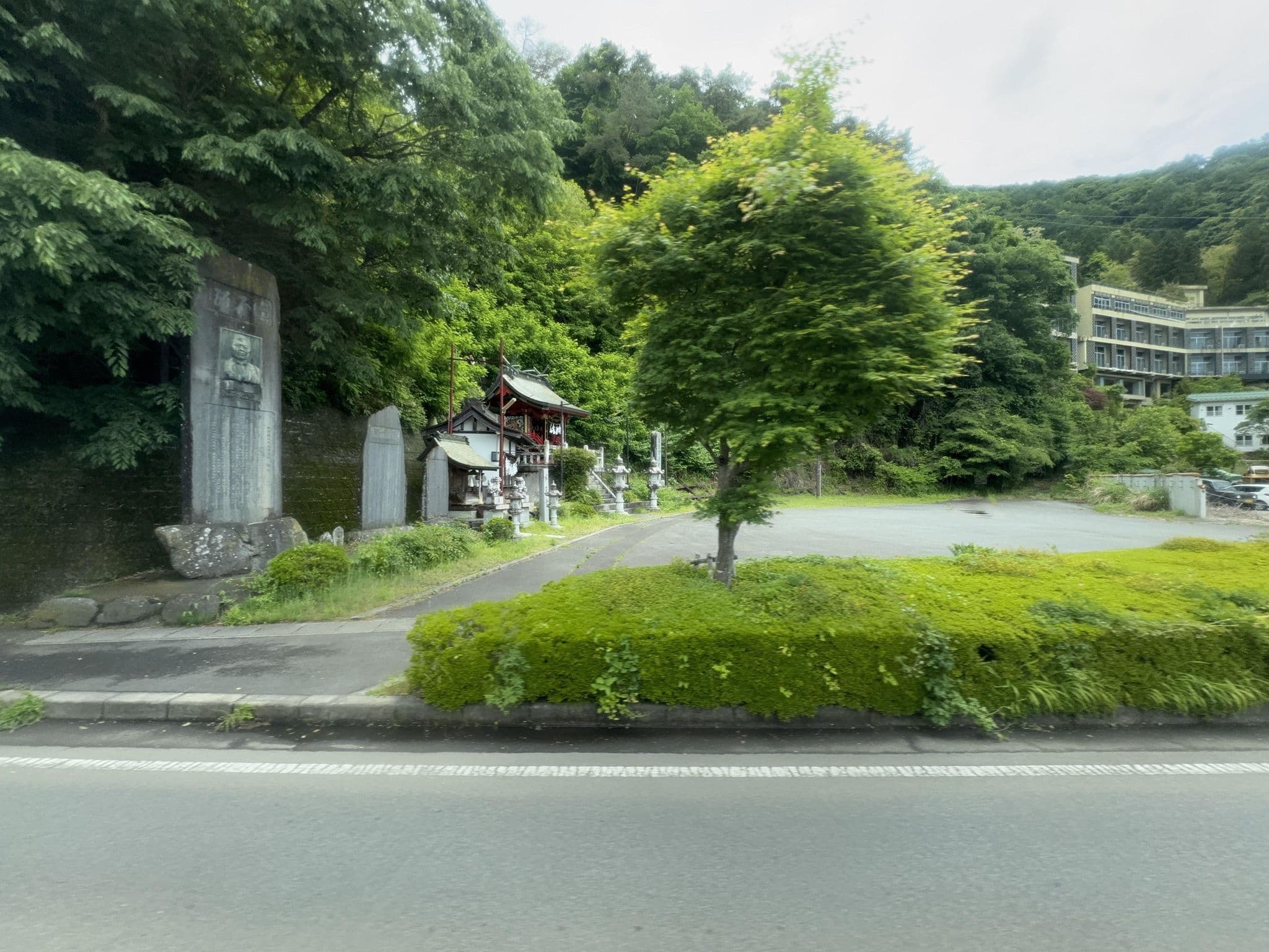 Street view near 湖翠苑, Narusawa — © quickness805 (CC BY-SA · Mapillary)