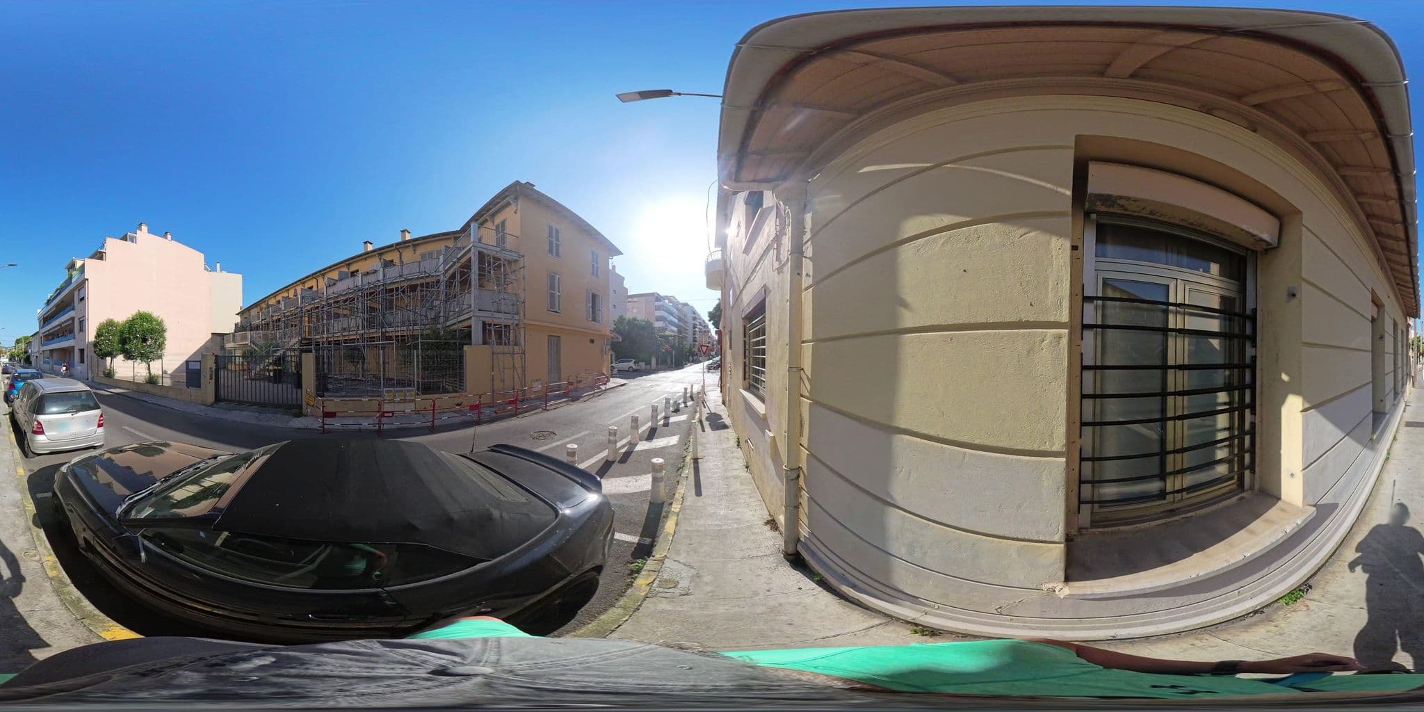 Street view near Hôtel Lou Juan, Juan-les-Pins — © graharg (CC BY-SA · Mapillary)